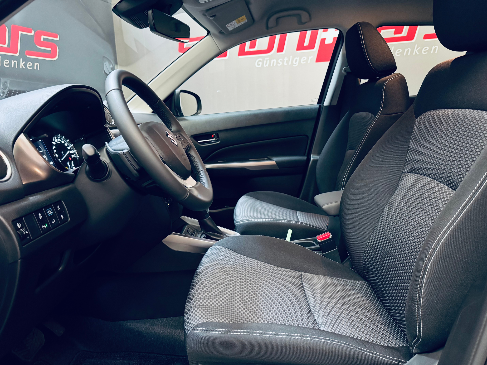 listing desktop thumbnail image 2