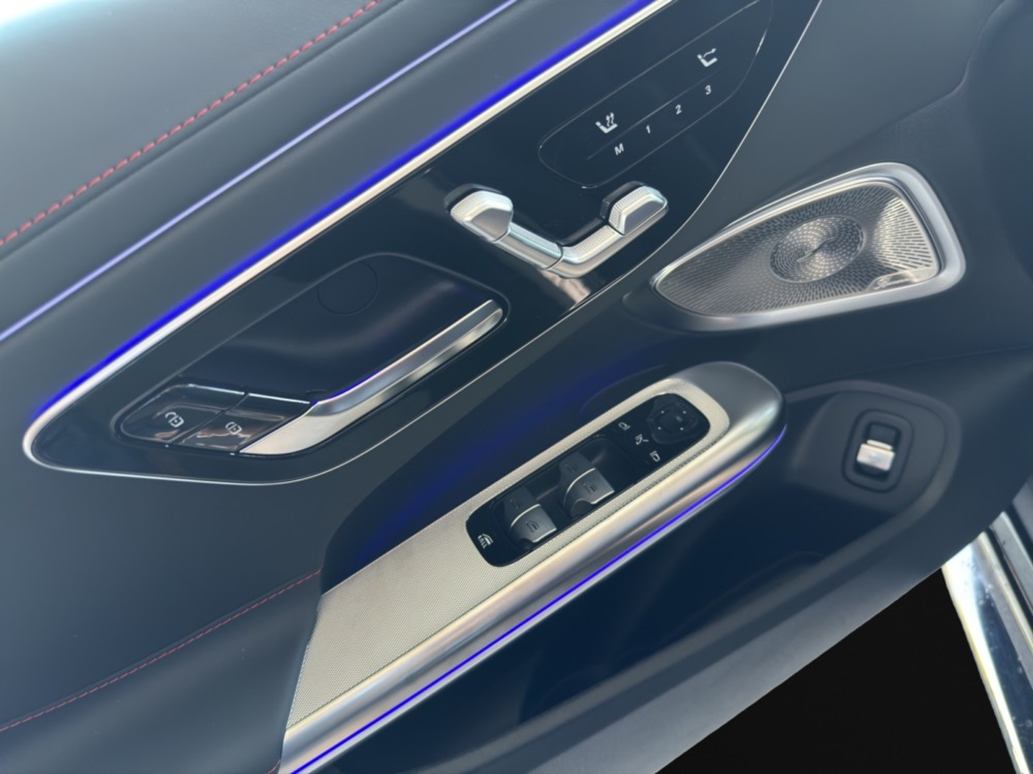 listing desktop thumbnail image 8