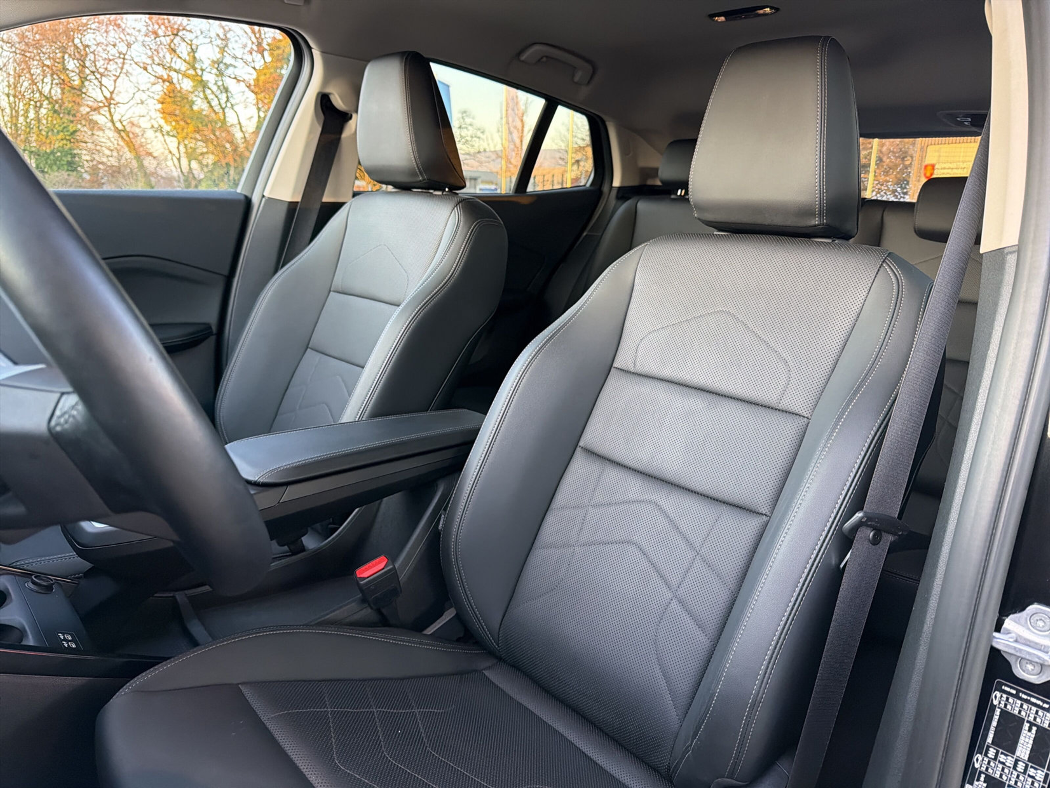 listing desktop thumbnail image 9