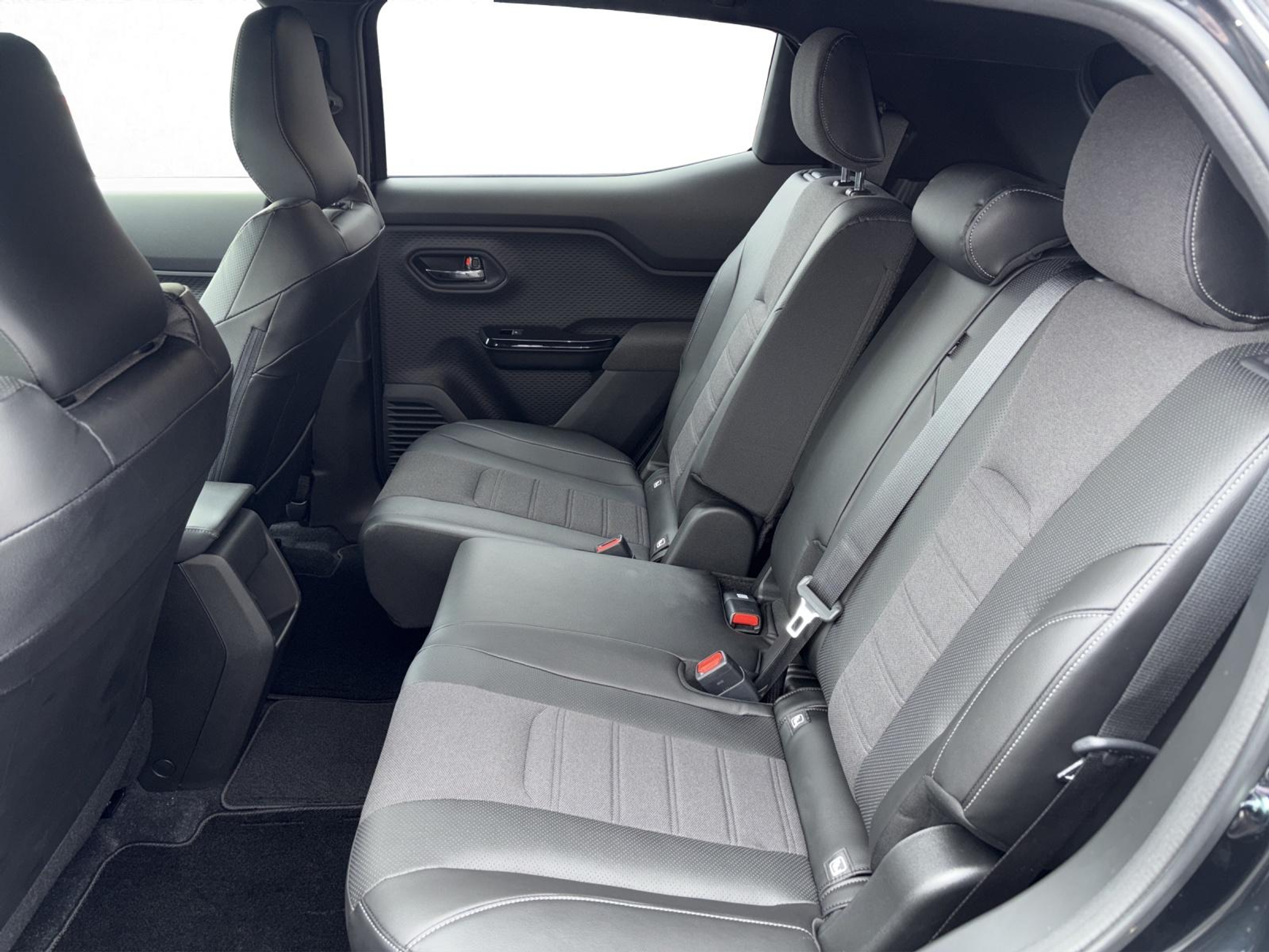 listing desktop thumbnail image 13