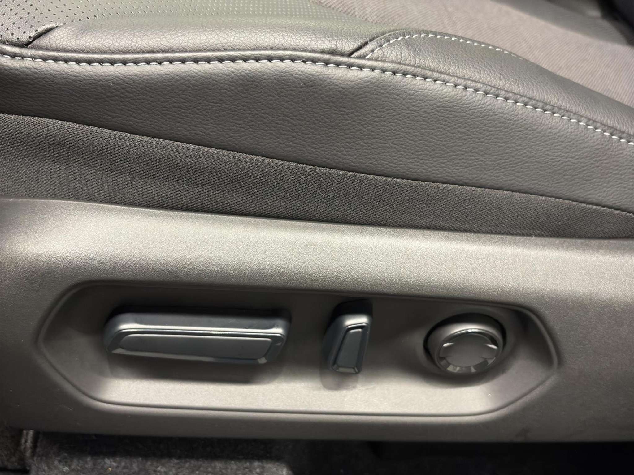 listing desktop thumbnail image 17