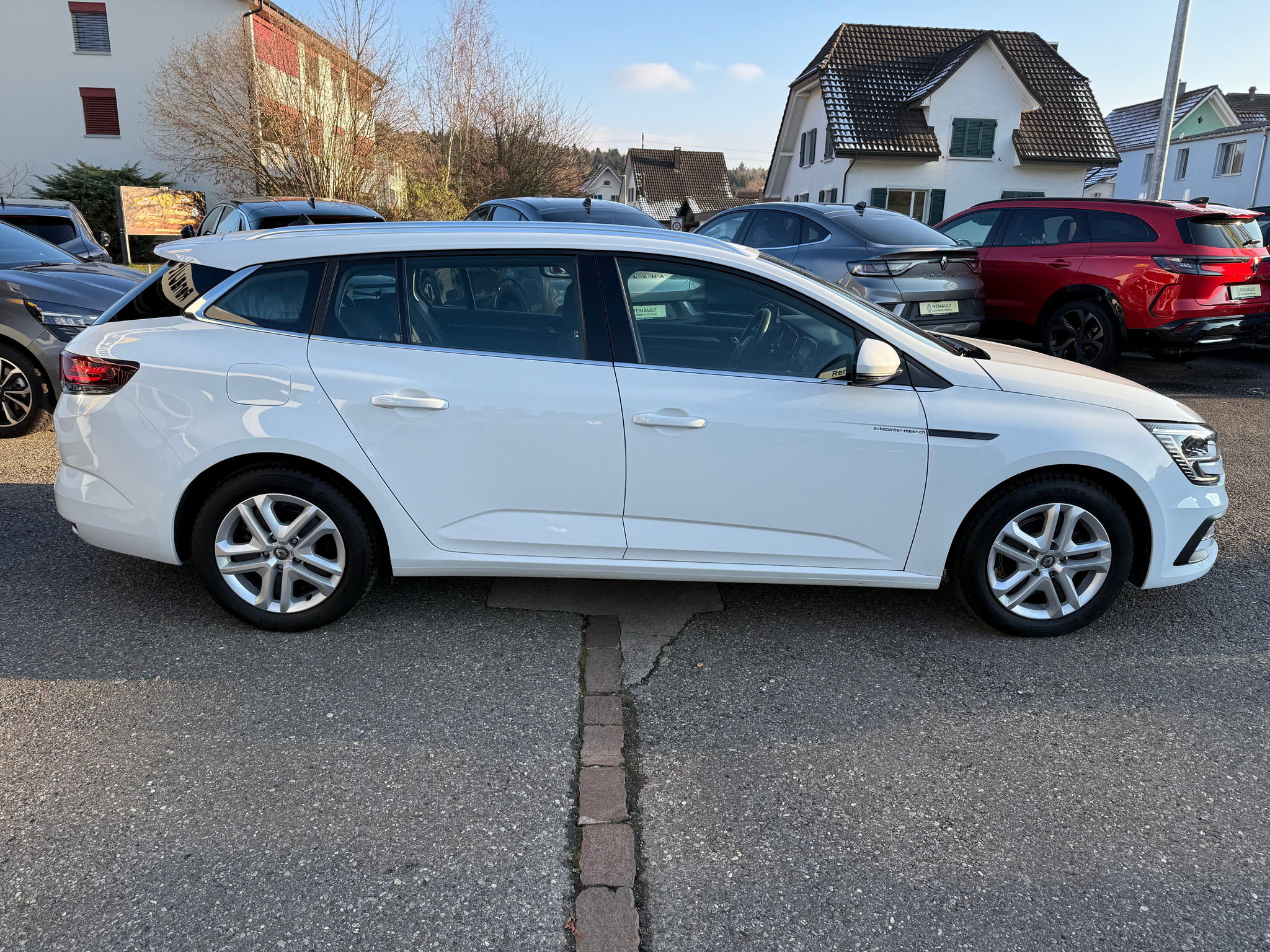 listing desktop thumbnail image 6