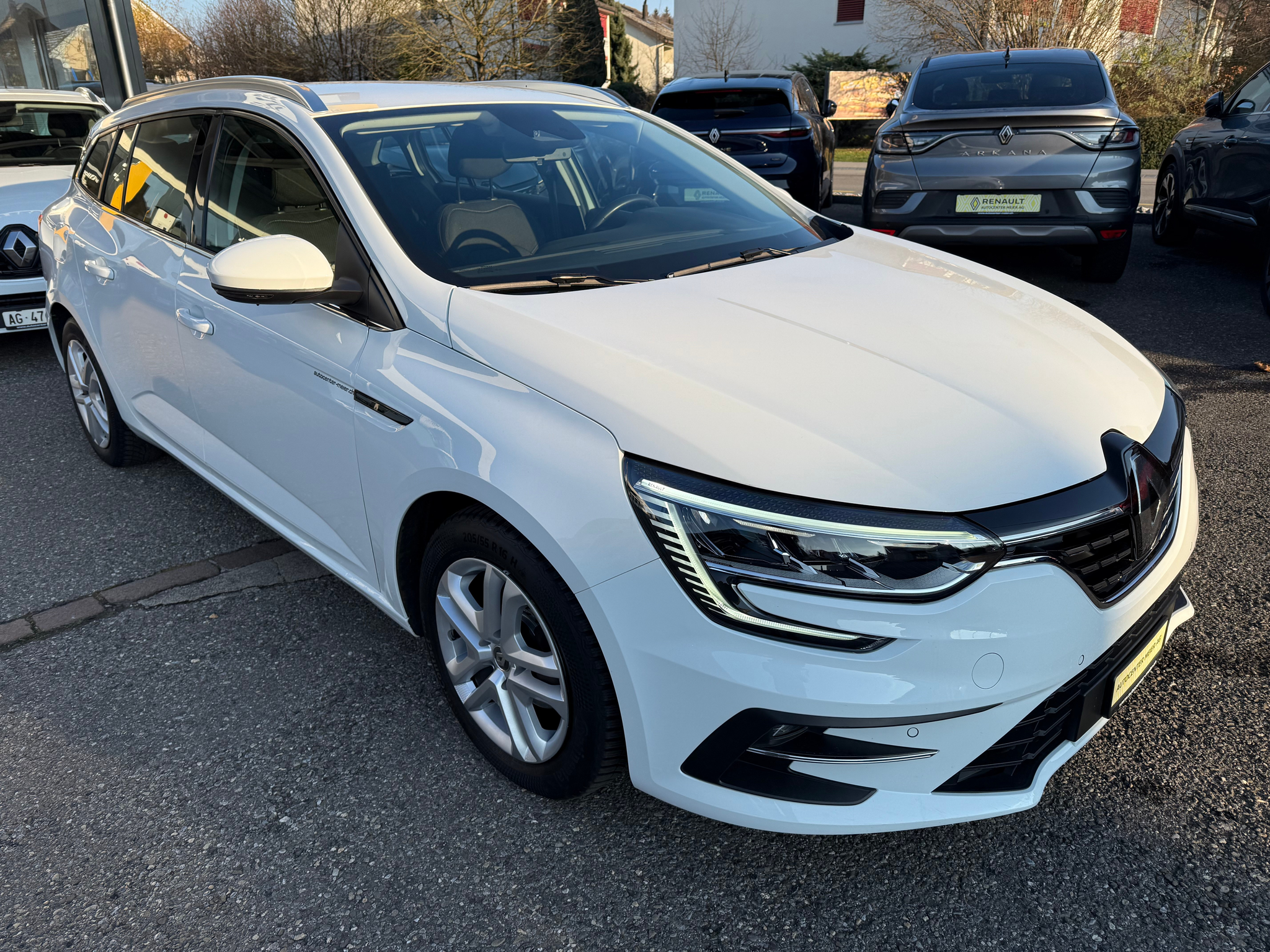 listing desktop thumbnail image 7