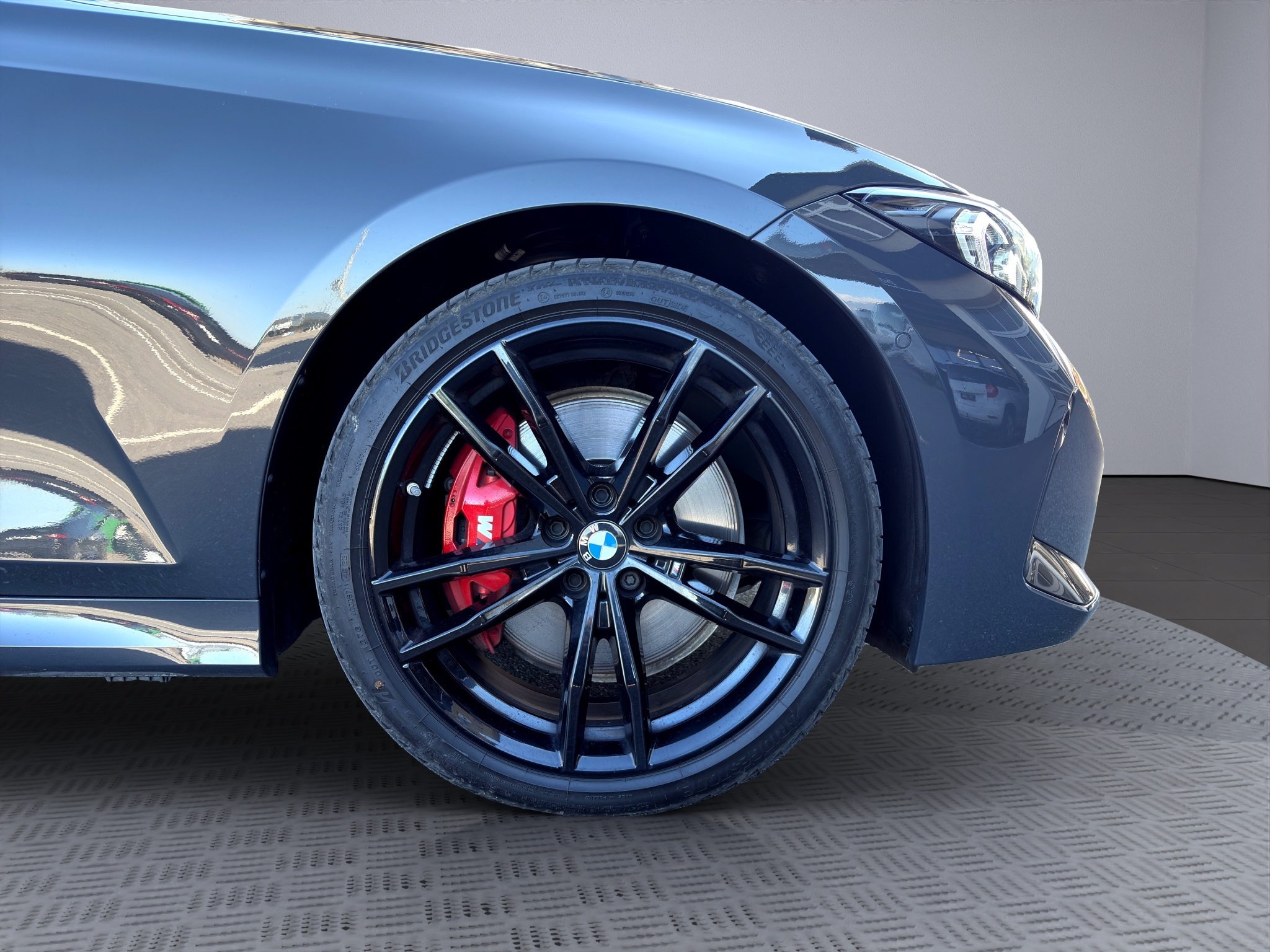 listing desktop thumbnail image 3