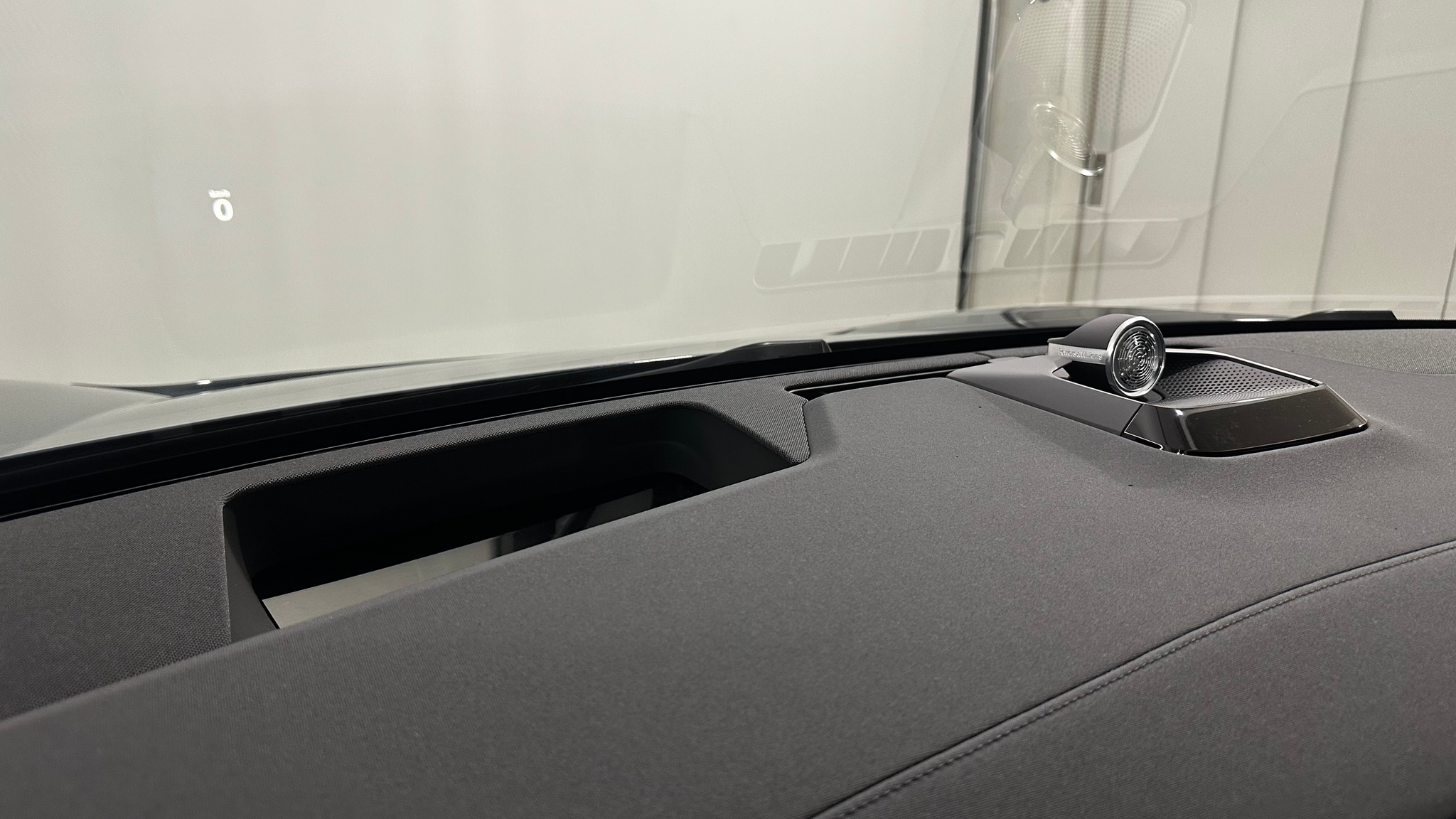 listing desktop thumbnail image 14