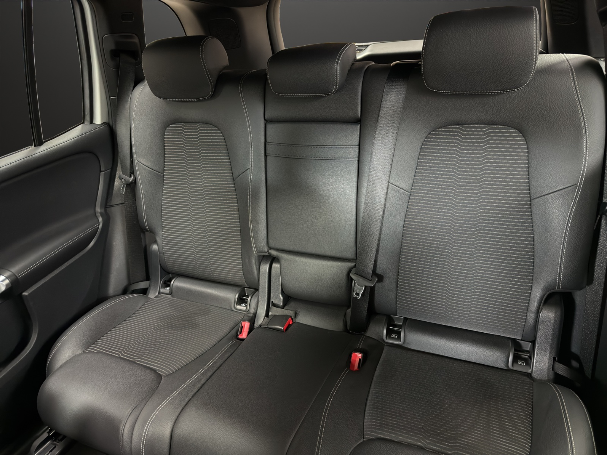 listing desktop thumbnail image 14