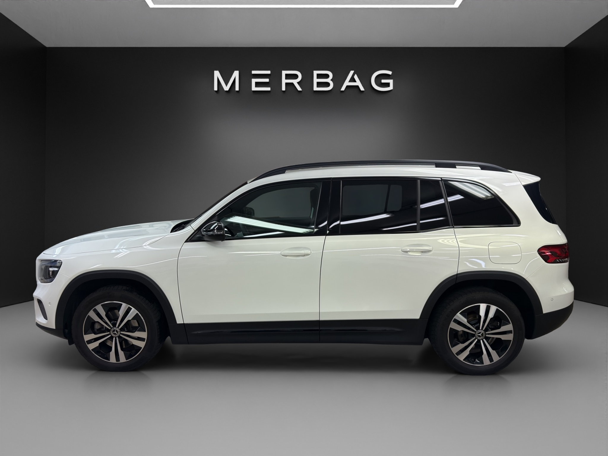 listing desktop thumbnail image 1