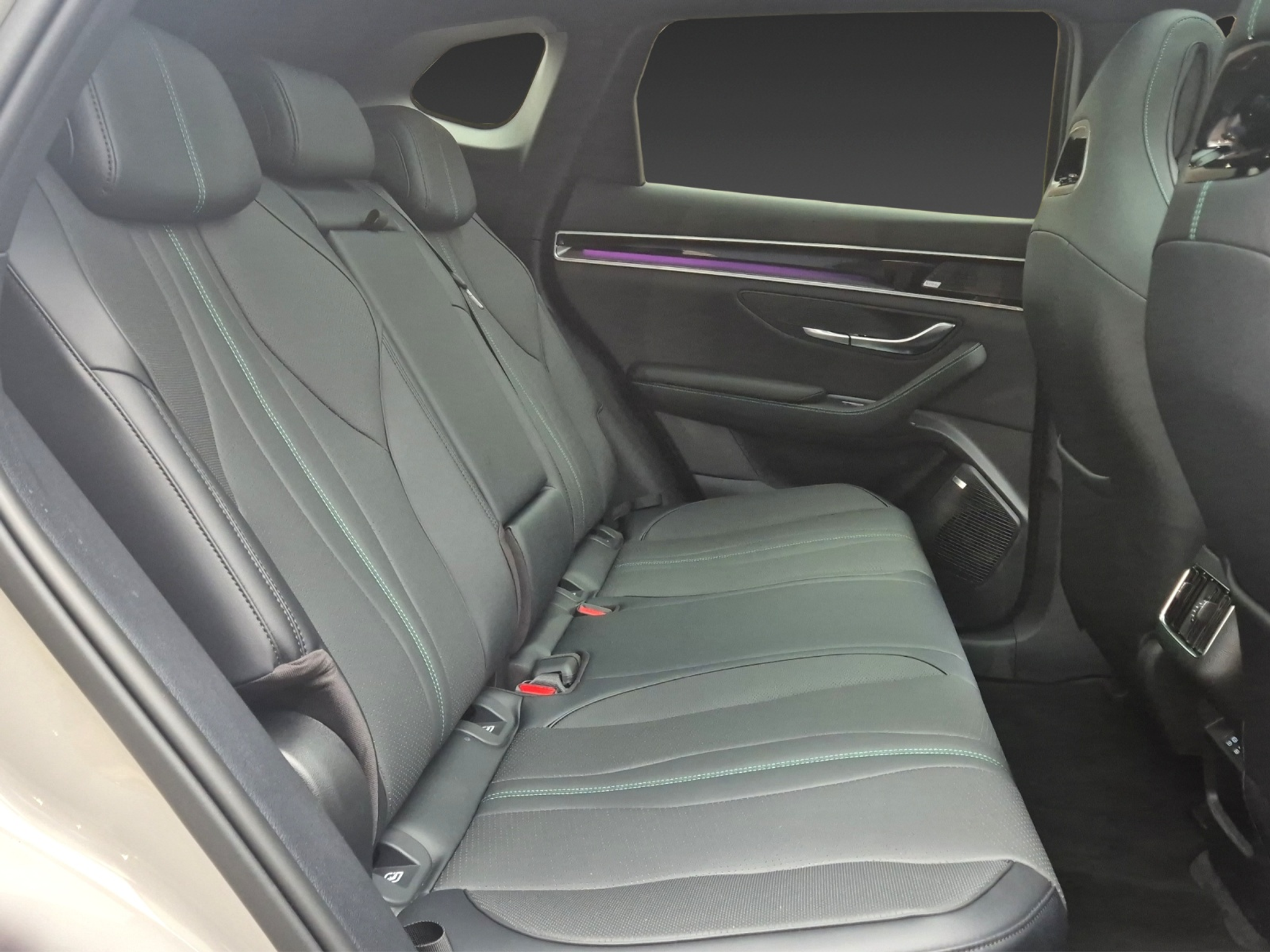 listing desktop thumbnail image 28