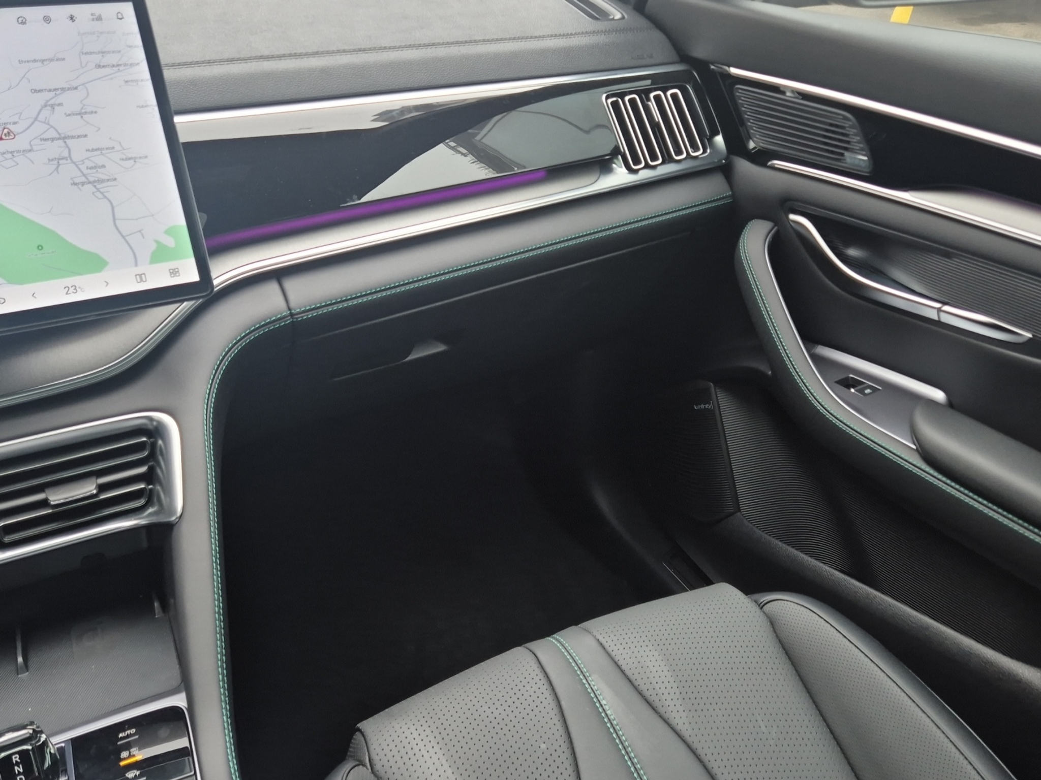 listing desktop thumbnail image 16