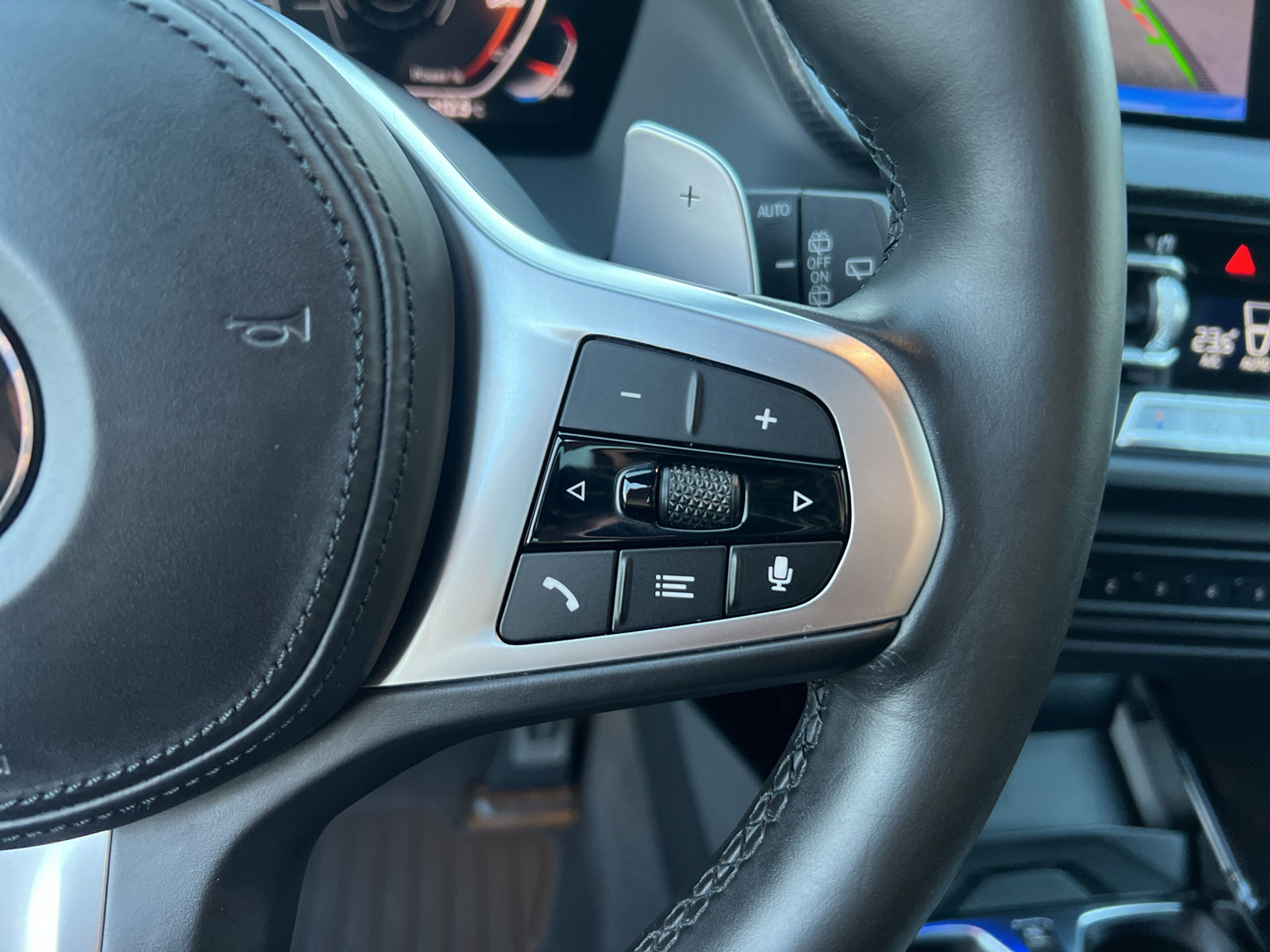 listing desktop thumbnail image 15