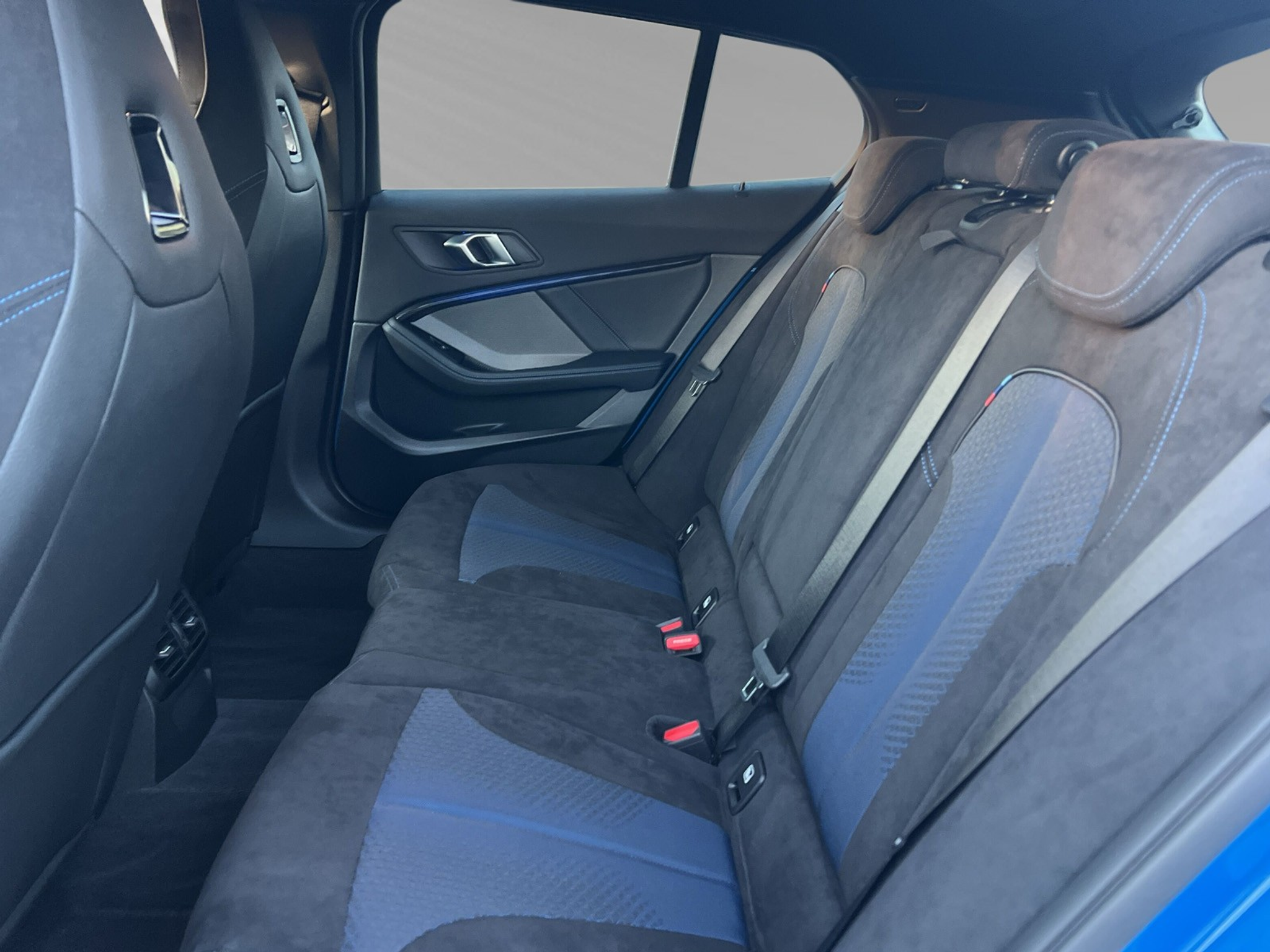 listing desktop thumbnail image 6