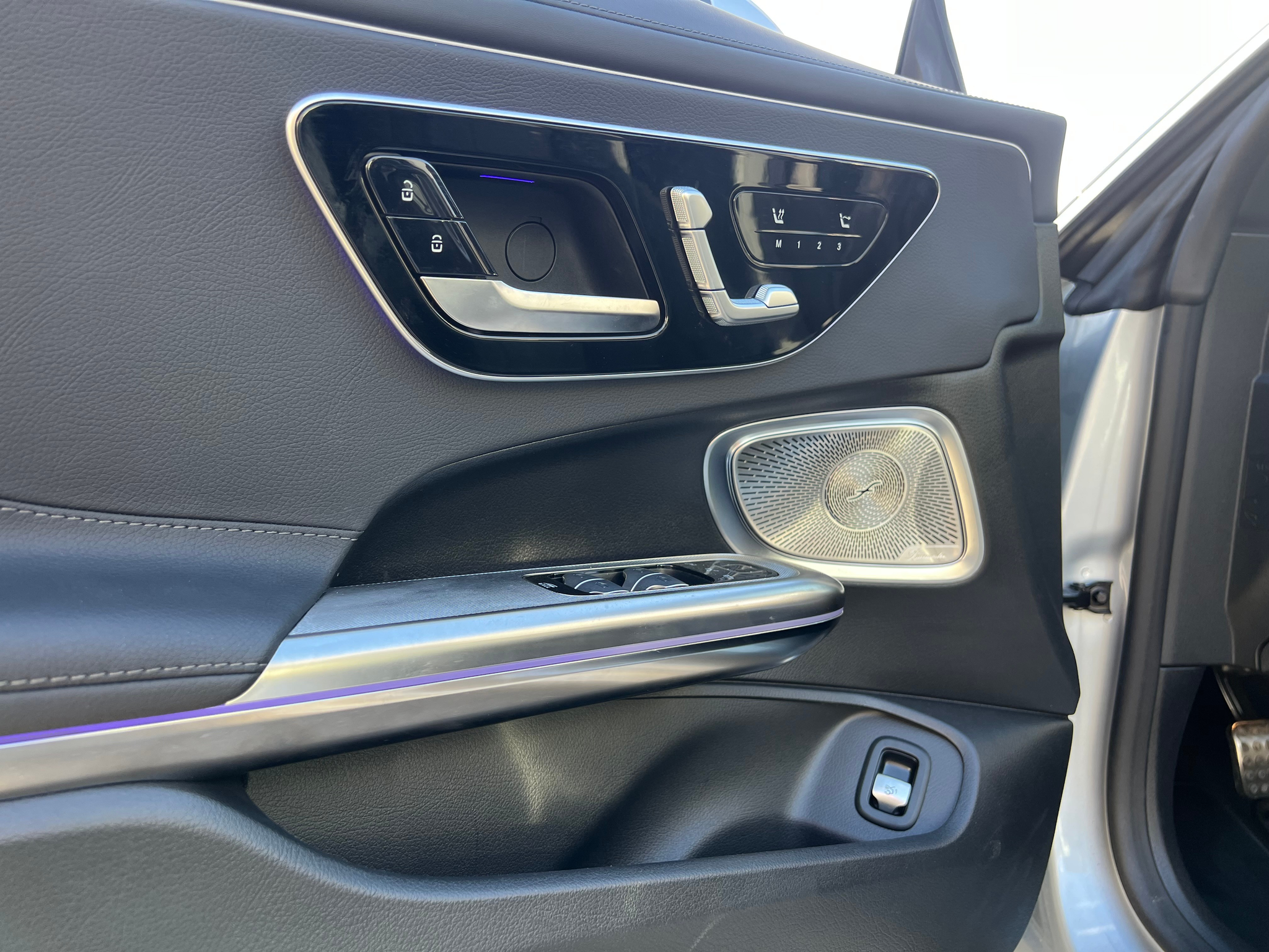 listing desktop thumbnail image 18