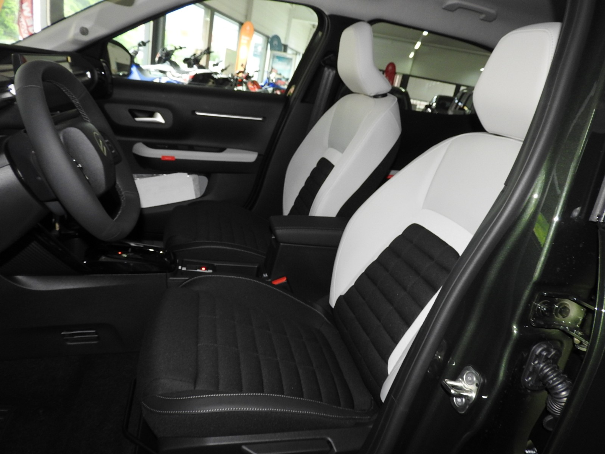 listing desktop thumbnail image 10