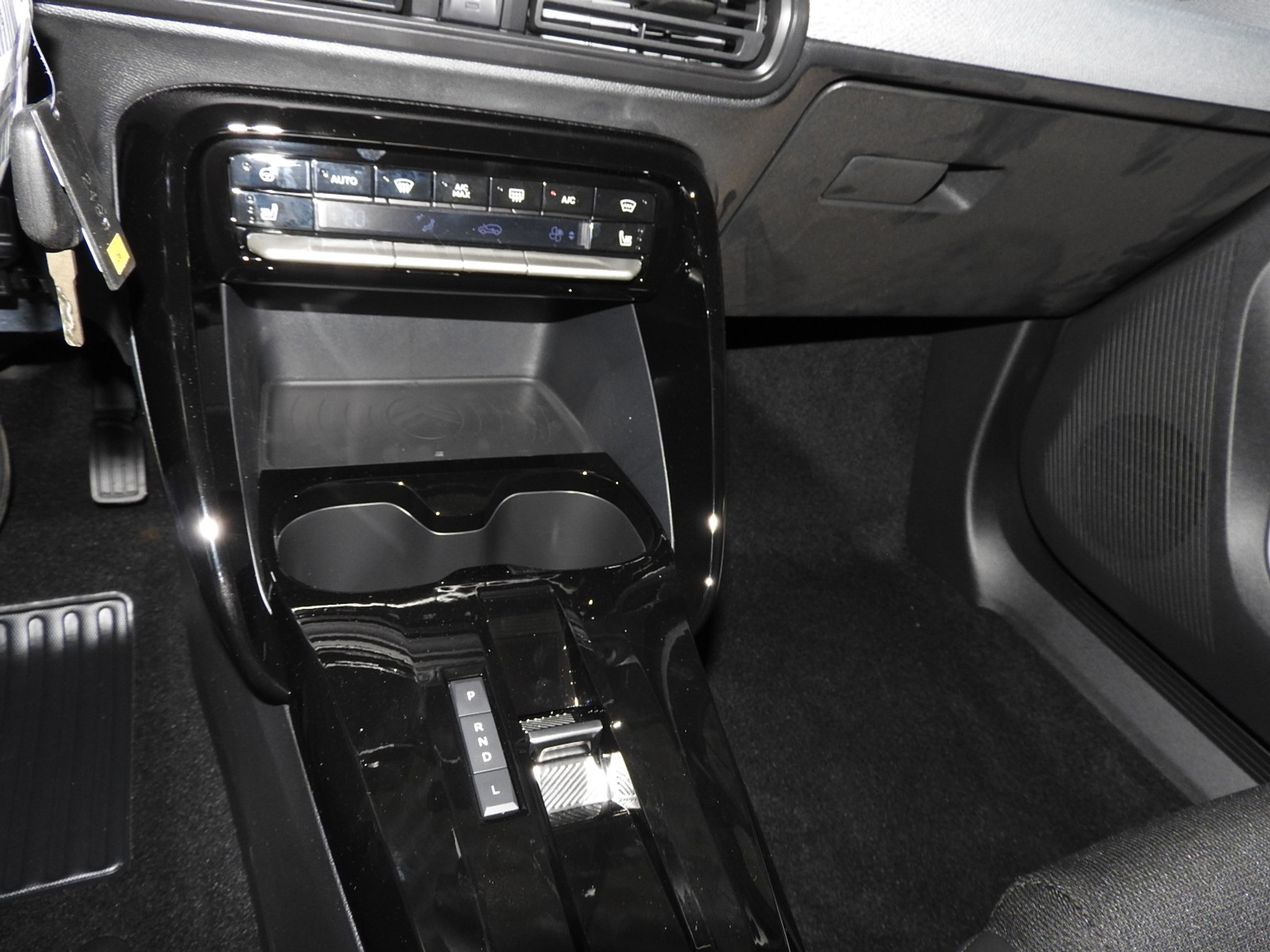 listing desktop thumbnail image 9