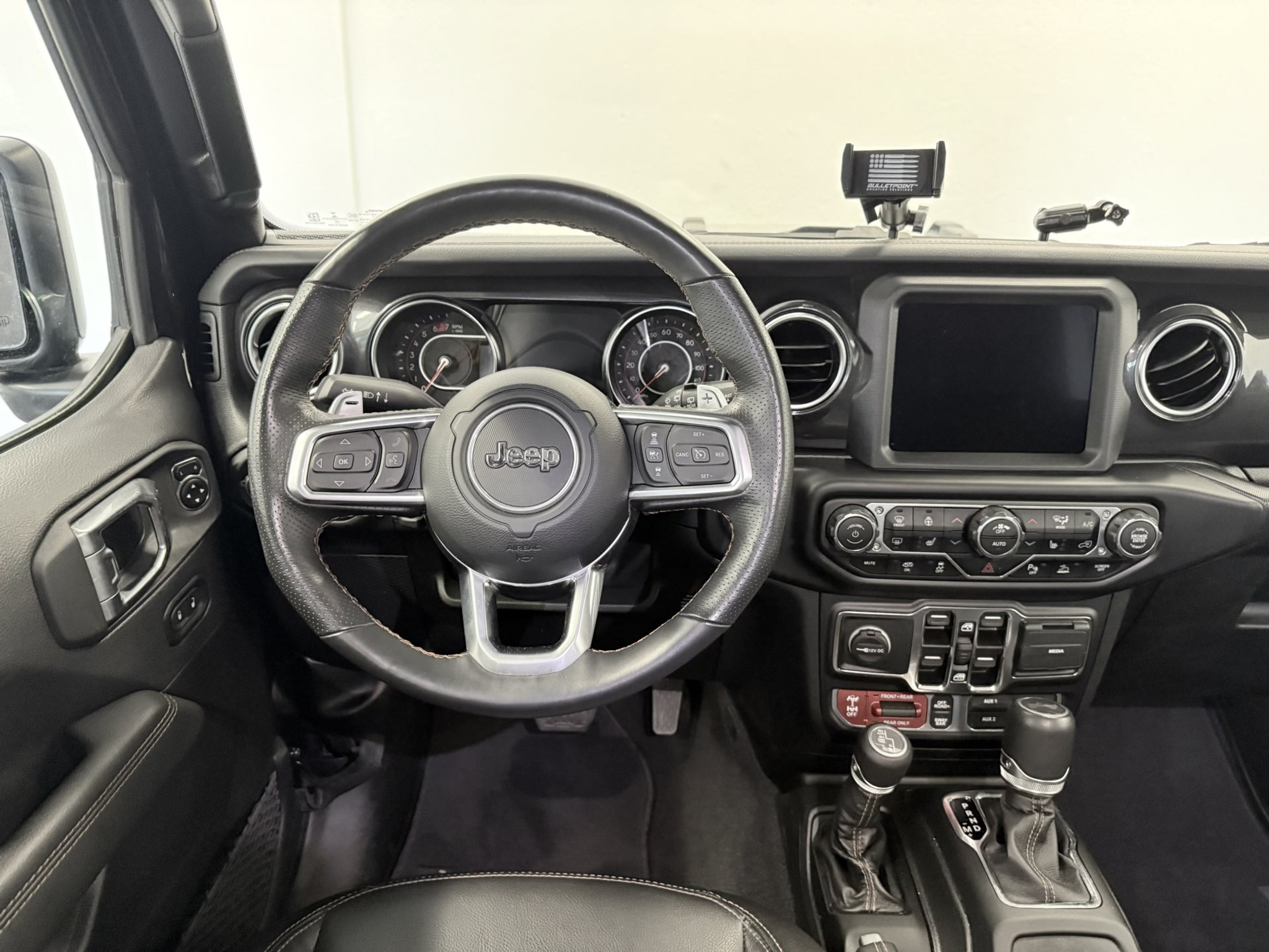 listing desktop thumbnail image 23