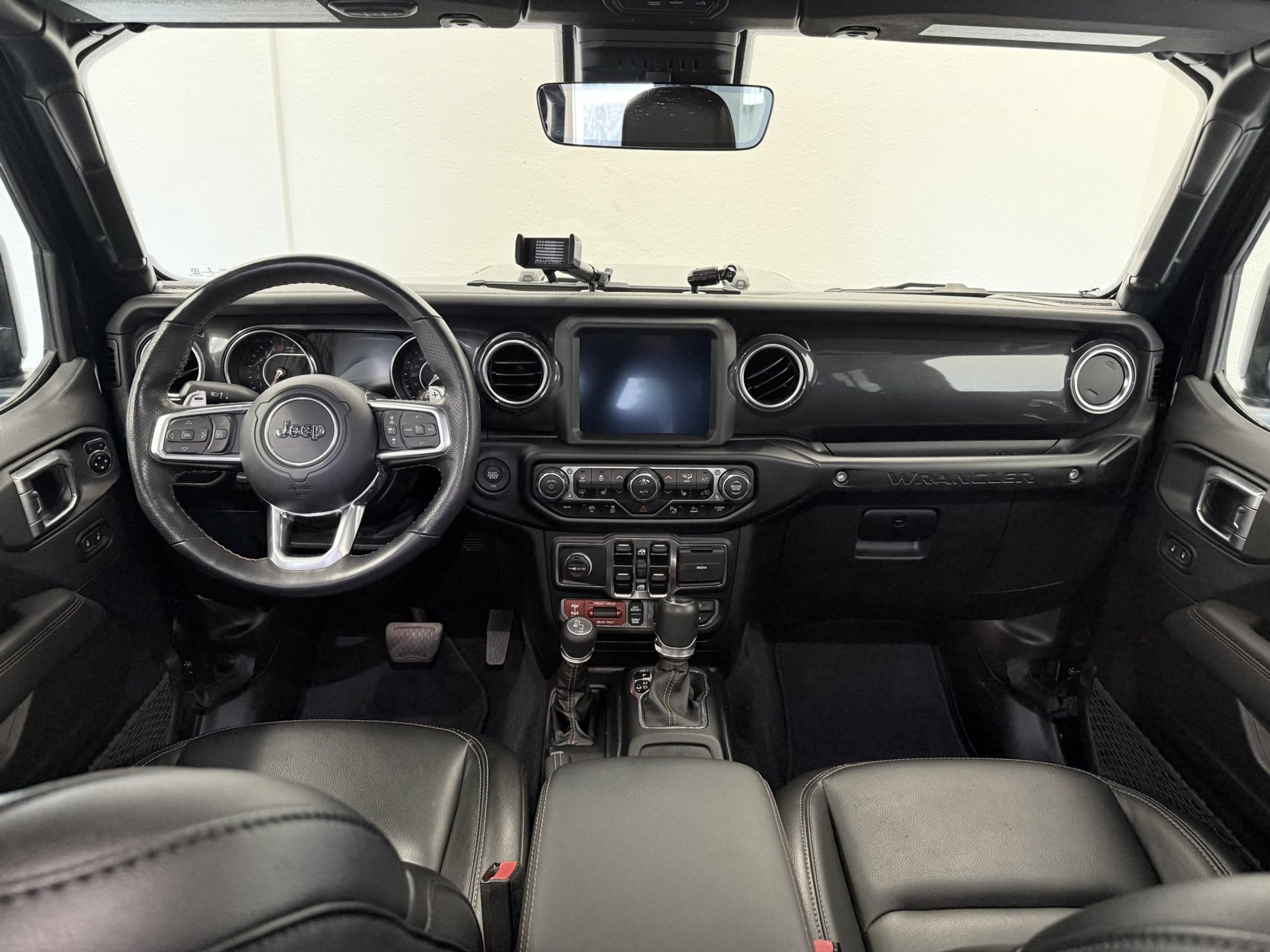 listing desktop thumbnail image 24