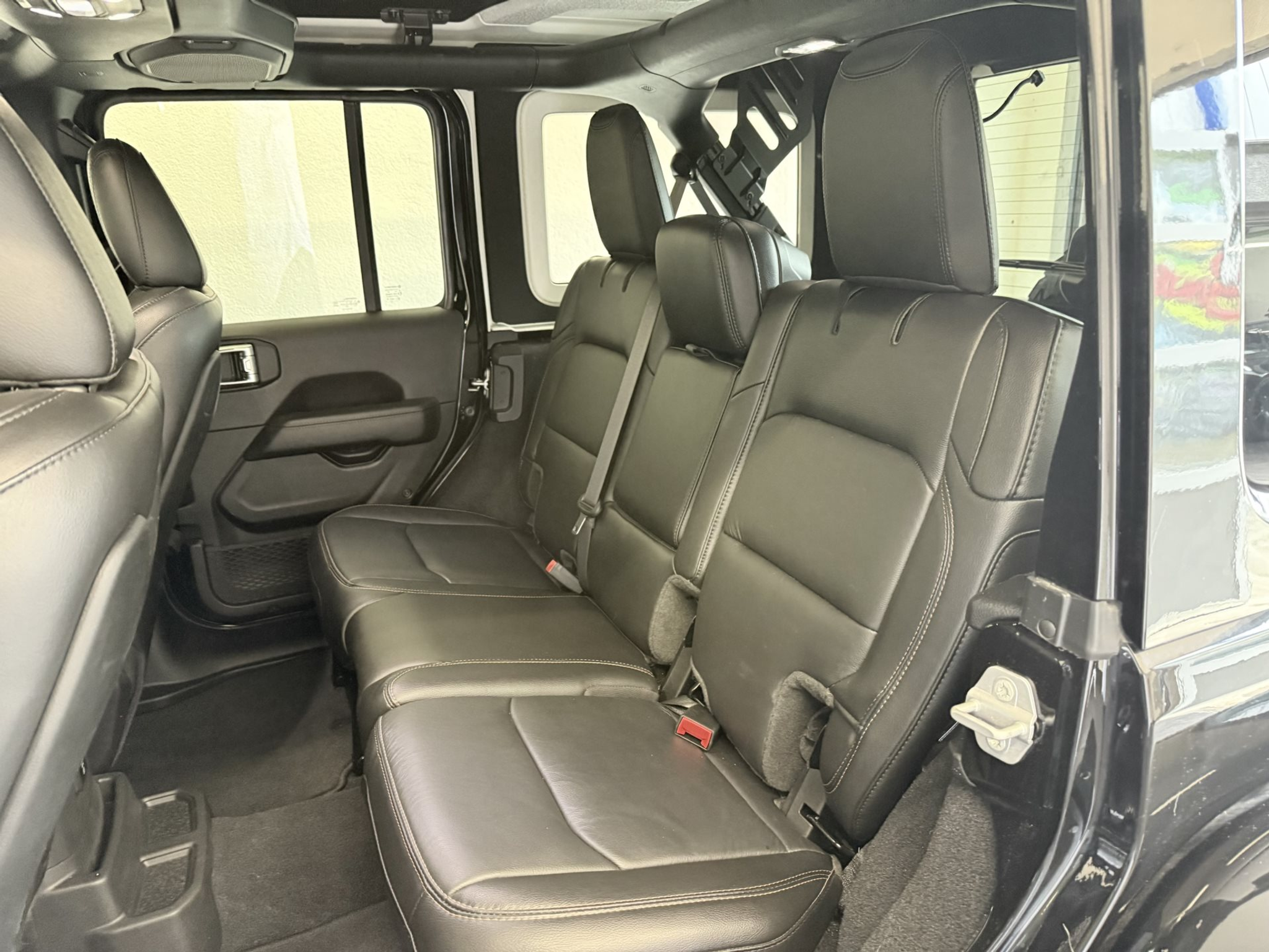 listing desktop thumbnail image 22