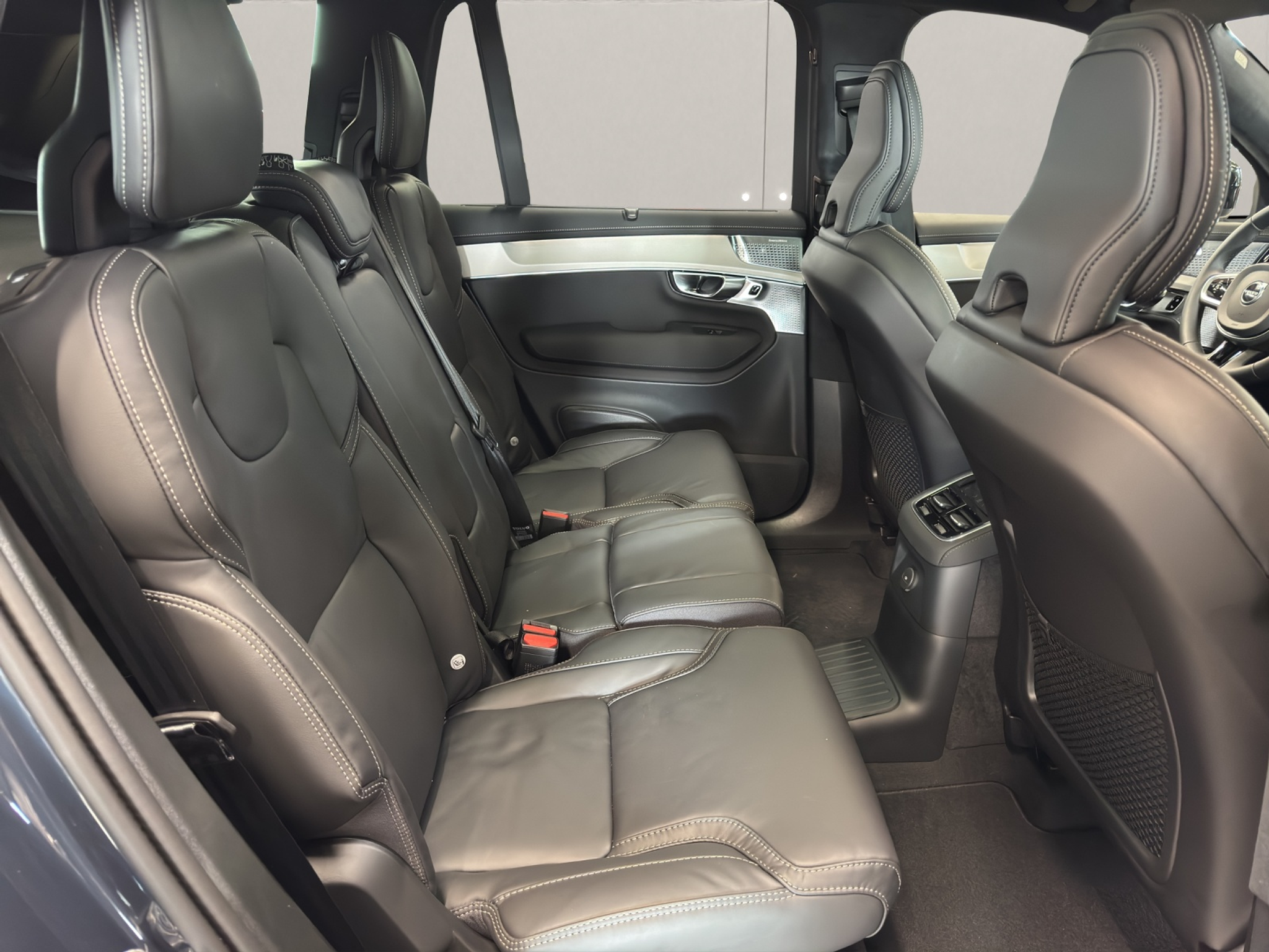 listing desktop thumbnail image 11