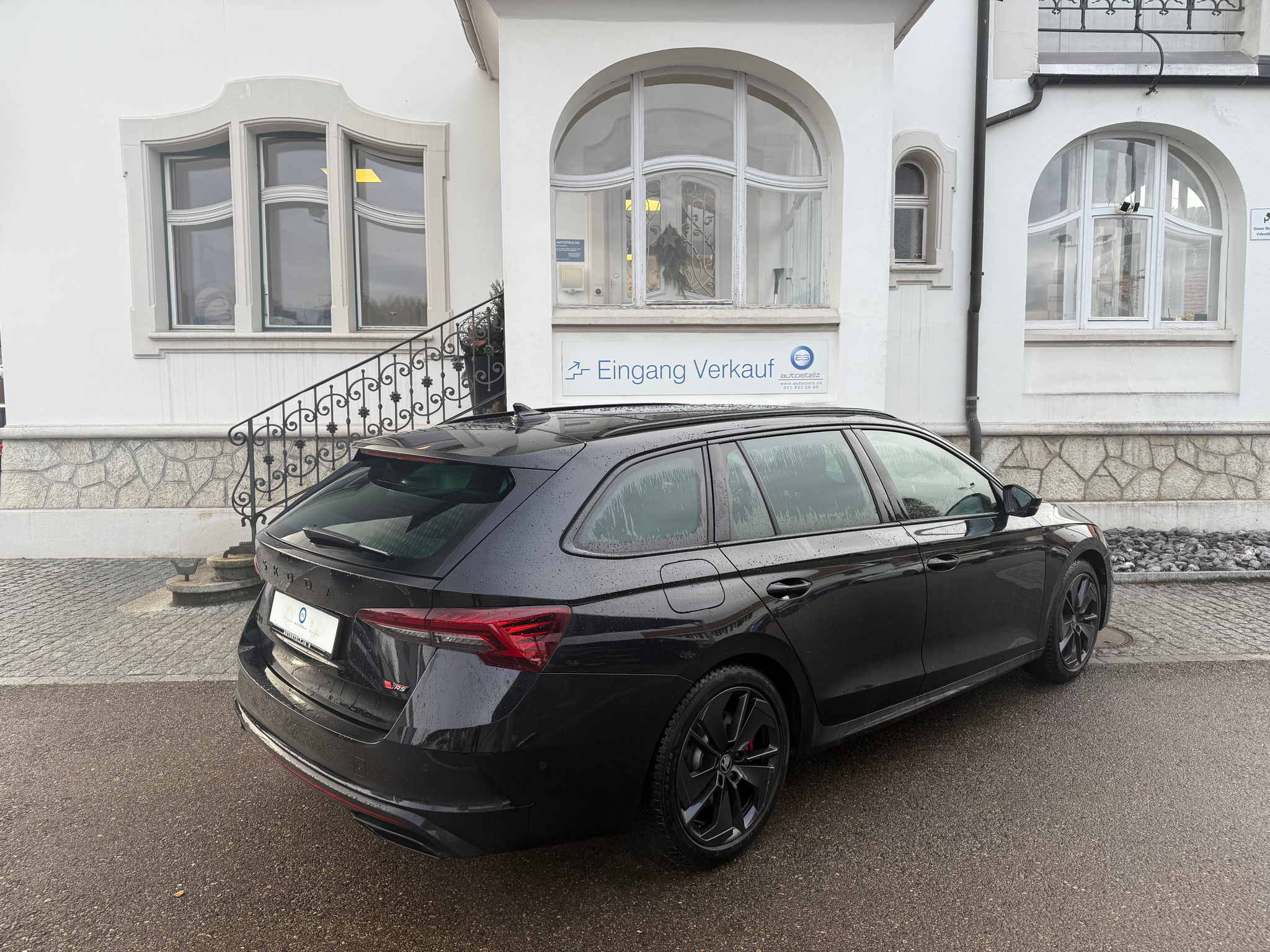 listing desktop thumbnail image 3