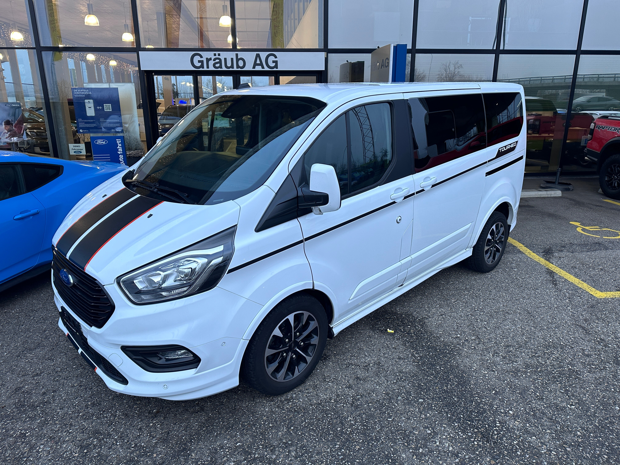 listing desktop thumbnail image 2