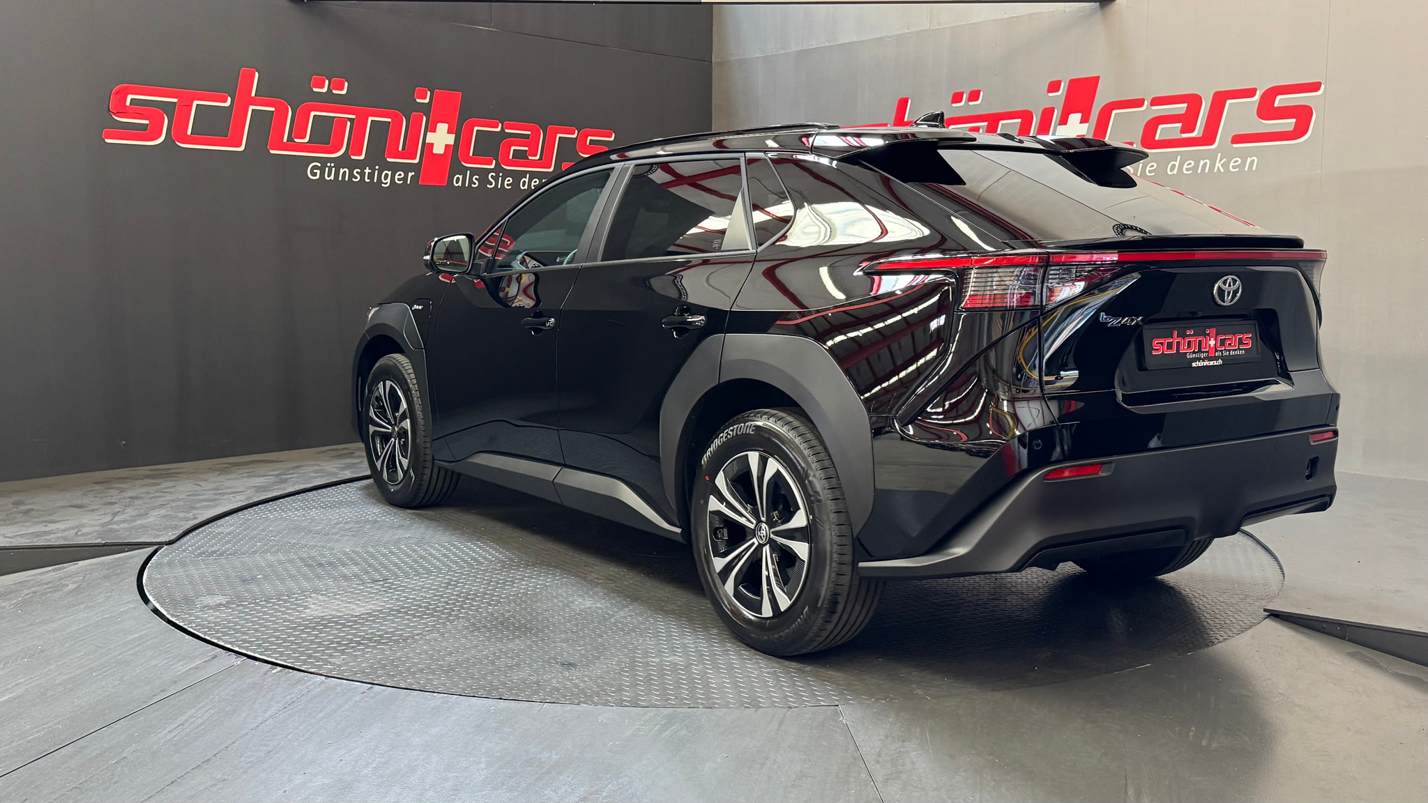 listing desktop thumbnail image 3