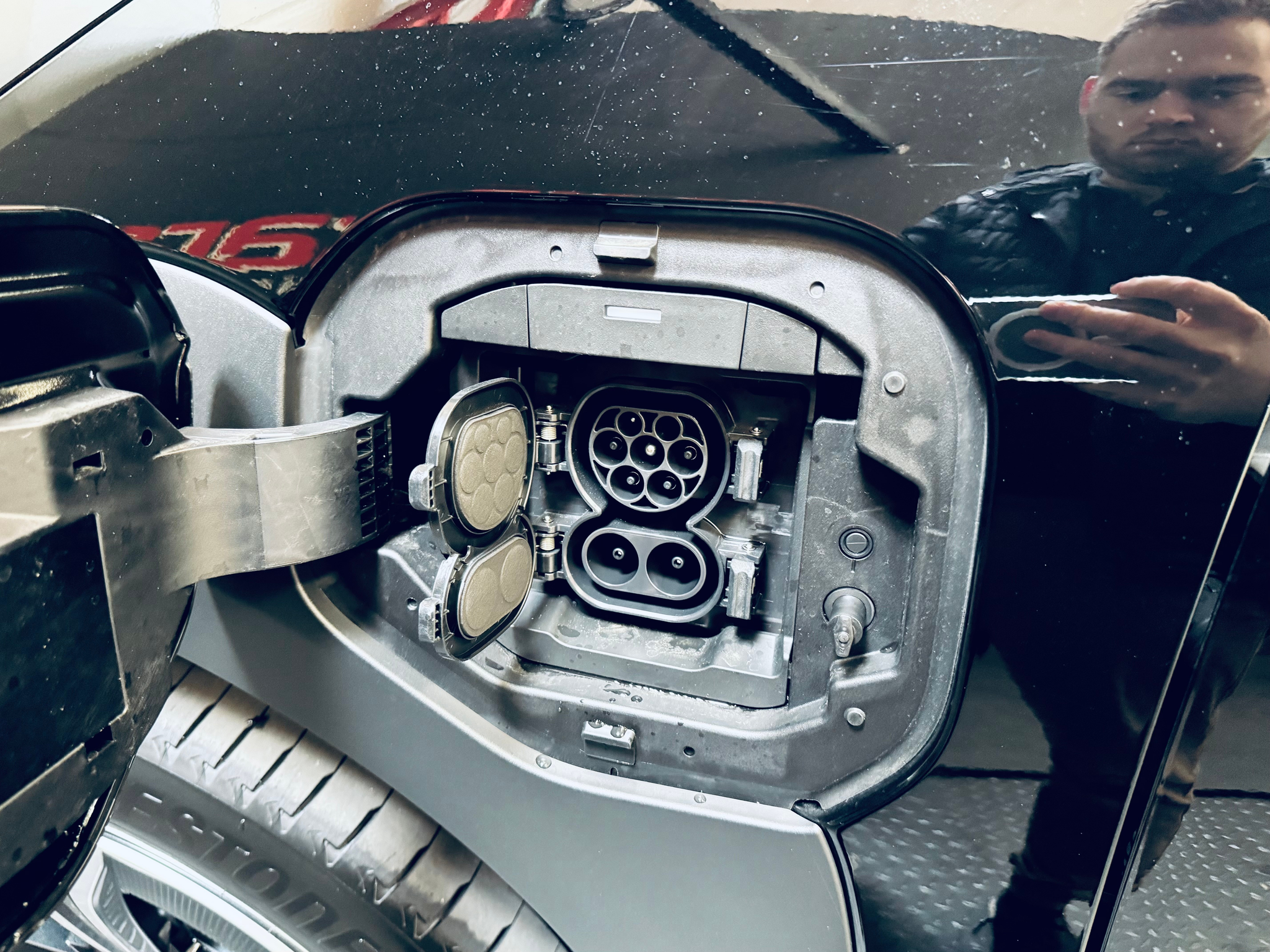 listing desktop thumbnail image 16