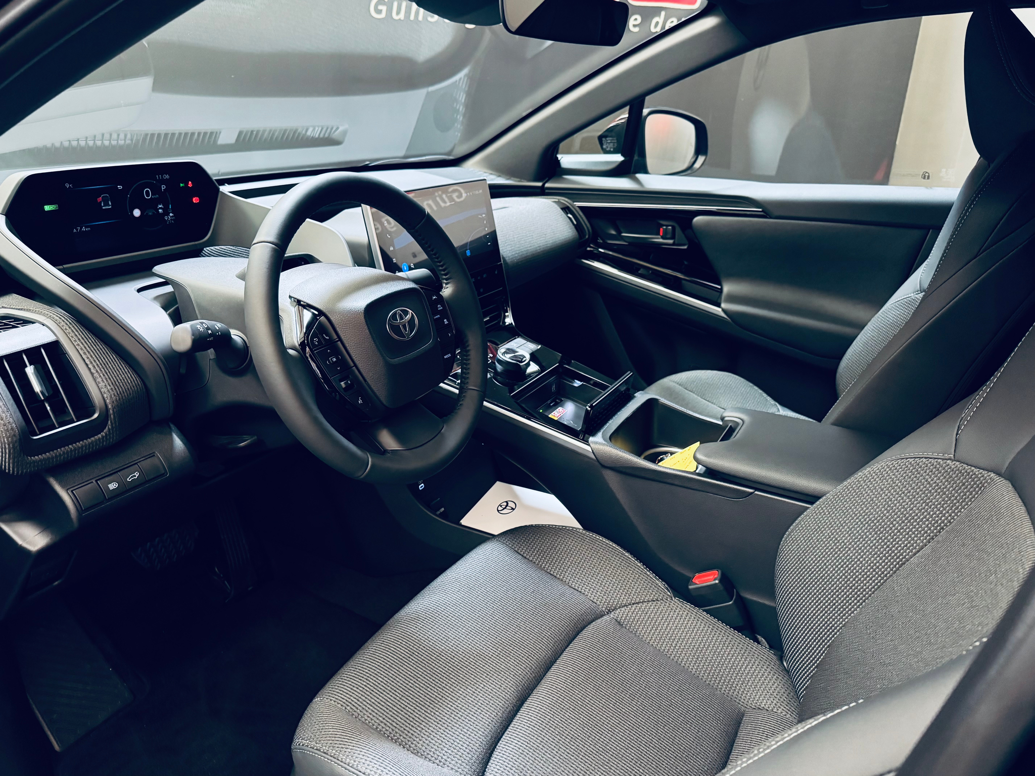 listing desktop thumbnail image 12