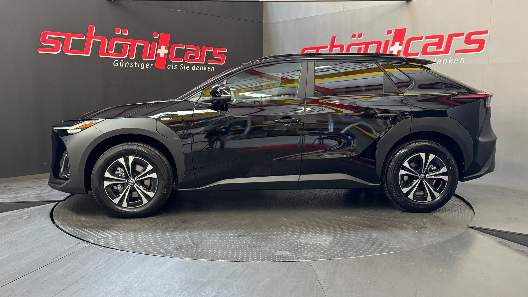 listing desktop thumbnail image 2