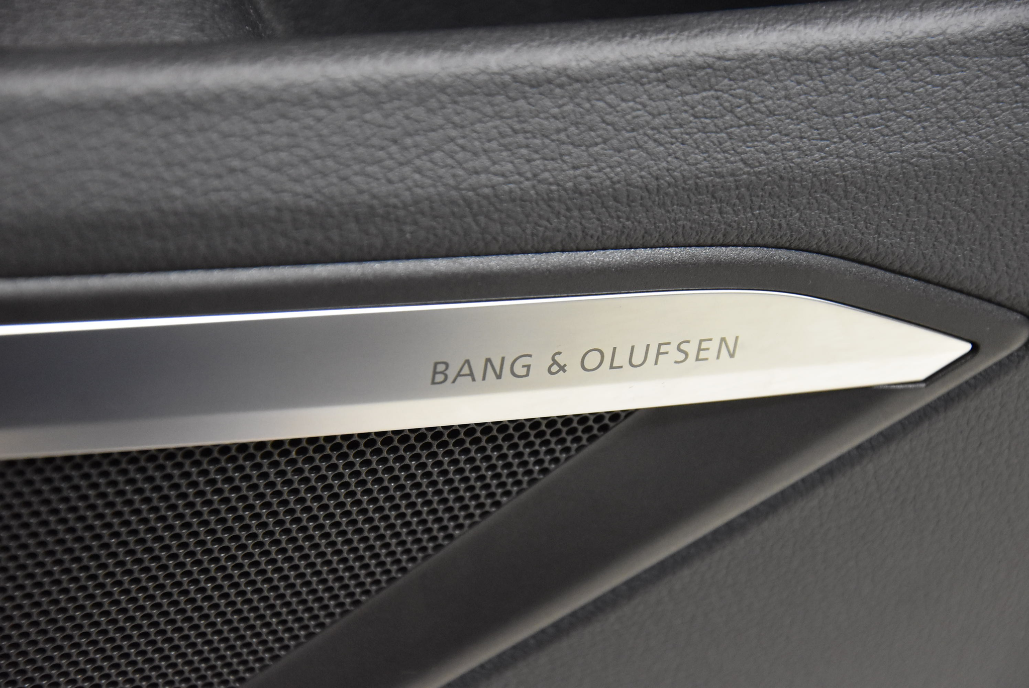 listing desktop thumbnail image 7