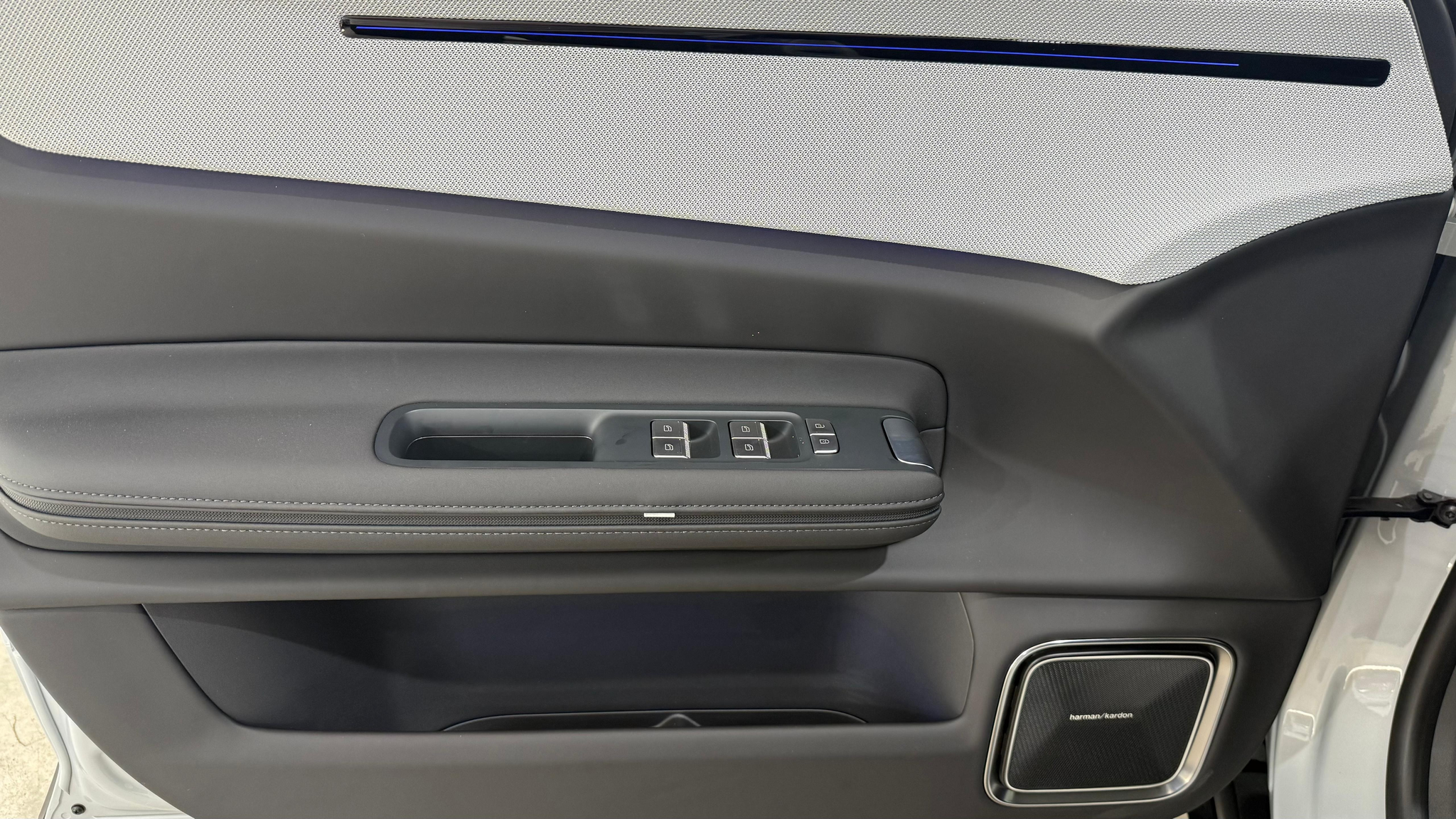 listing desktop thumbnail image 14