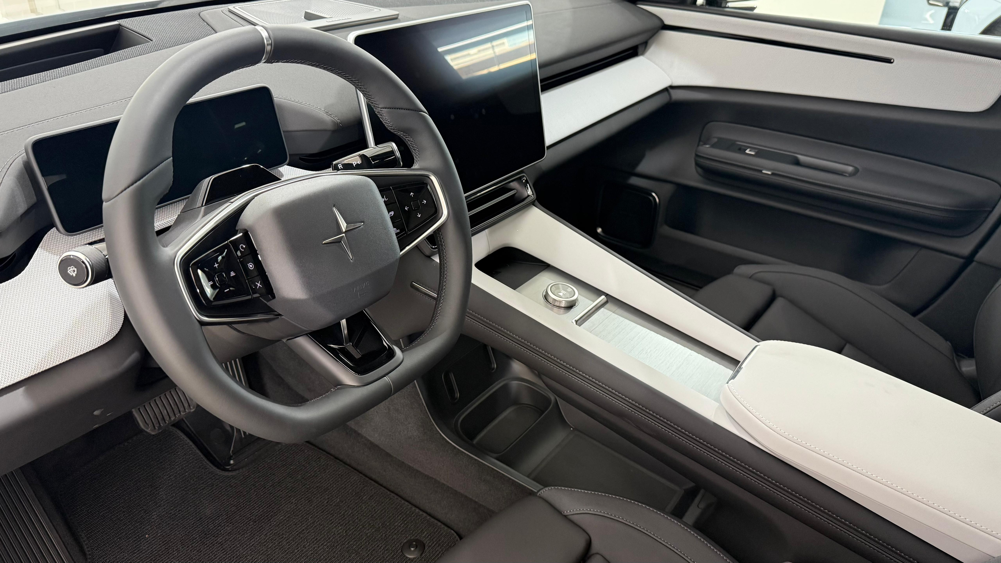 listing desktop thumbnail image 3