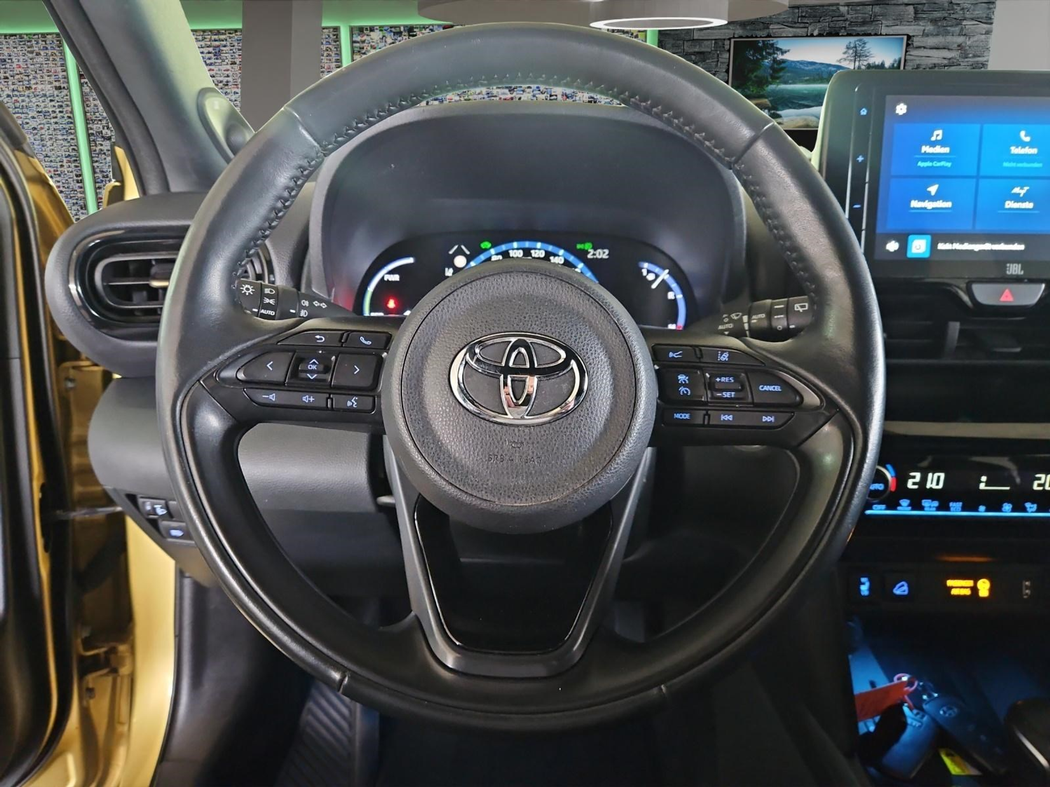 listing desktop thumbnail image 10