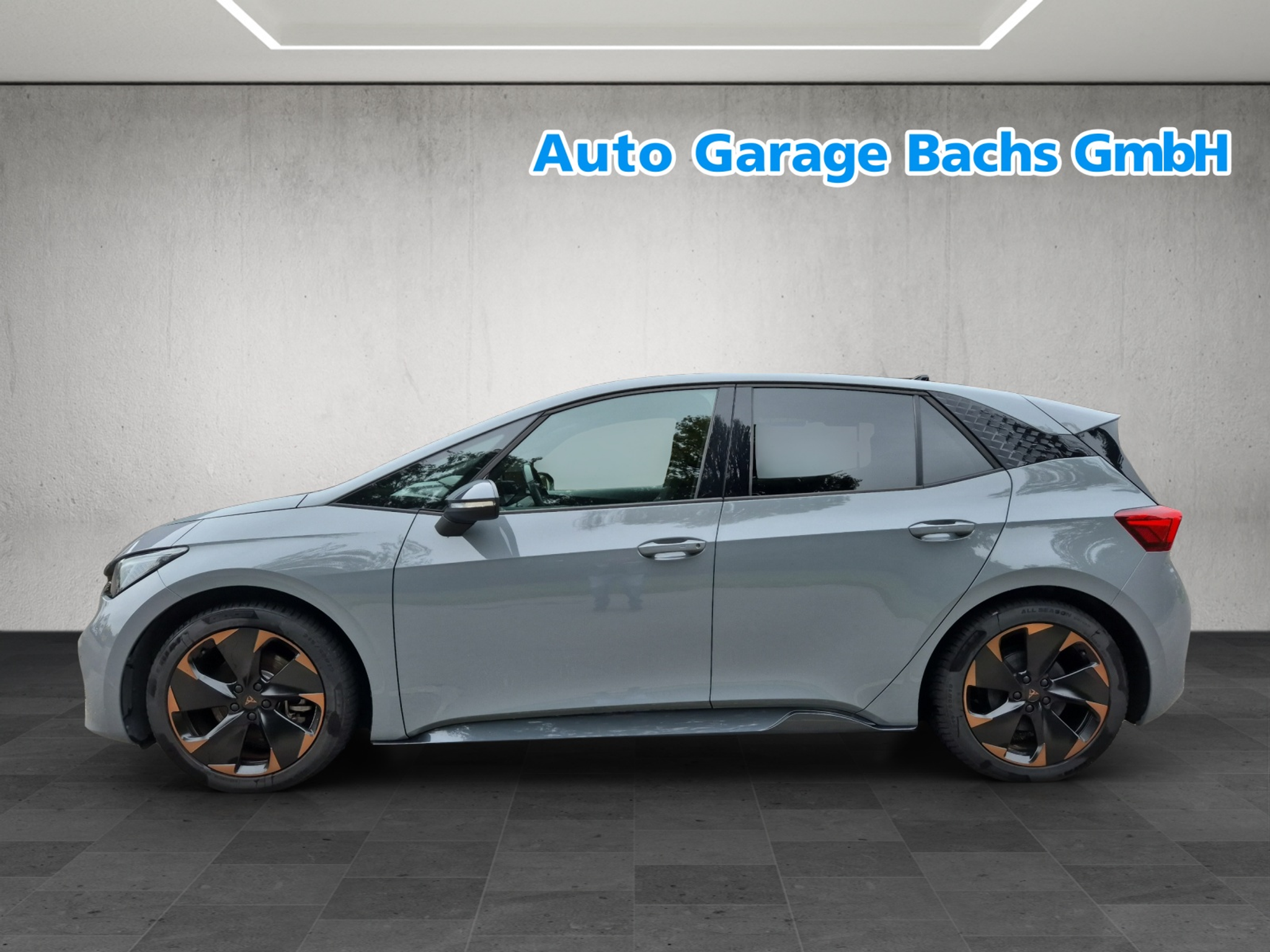 listing desktop thumbnail image 1