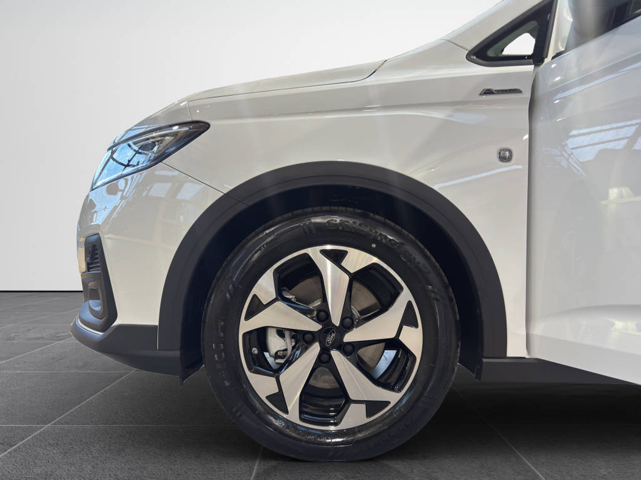 listing desktop thumbnail image 18