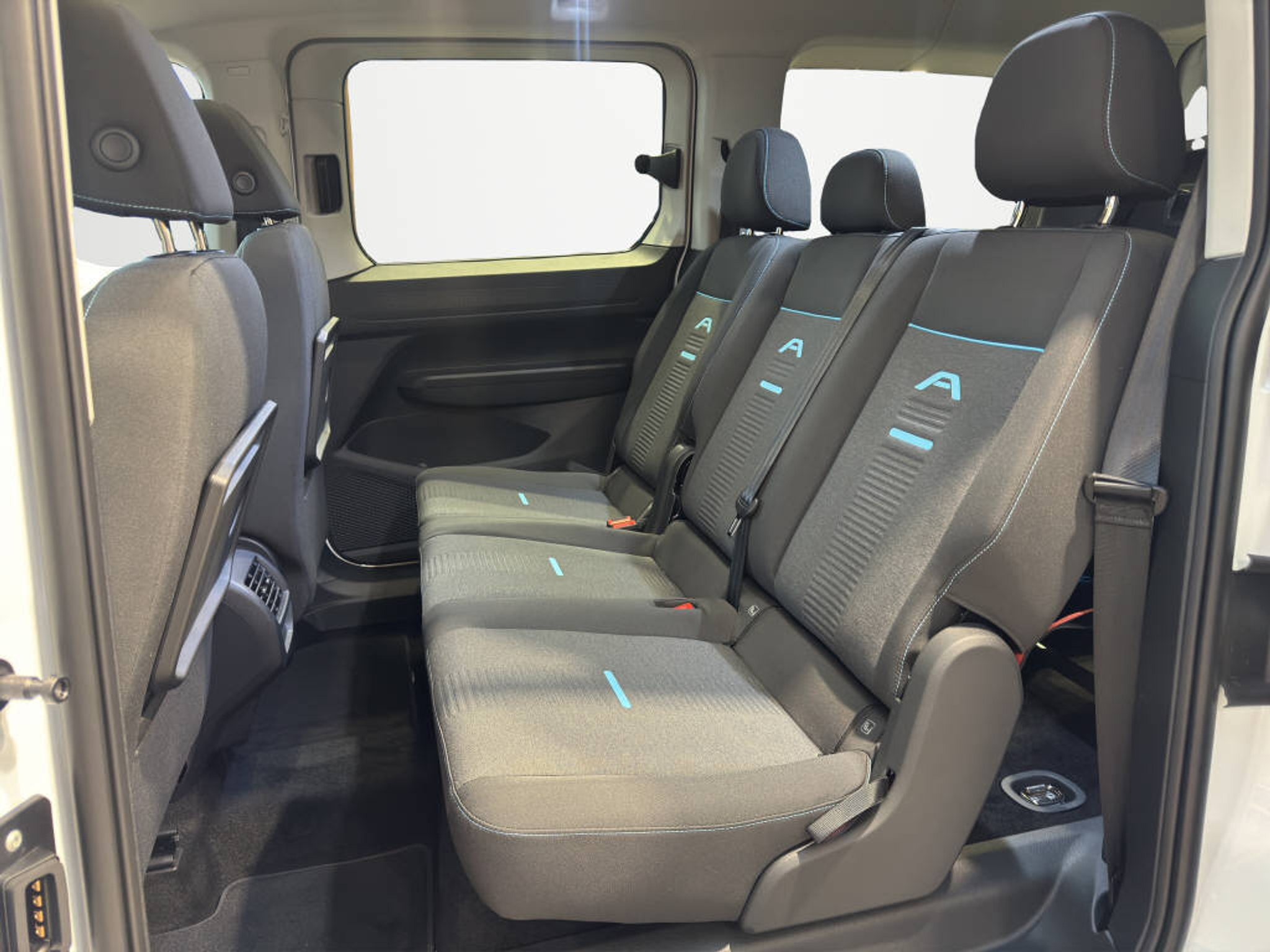 listing desktop thumbnail image 14