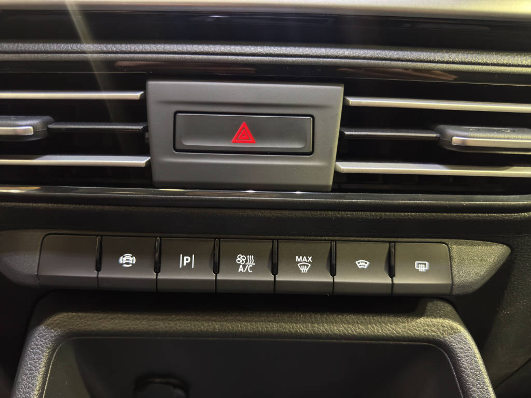 listing desktop thumbnail image 12