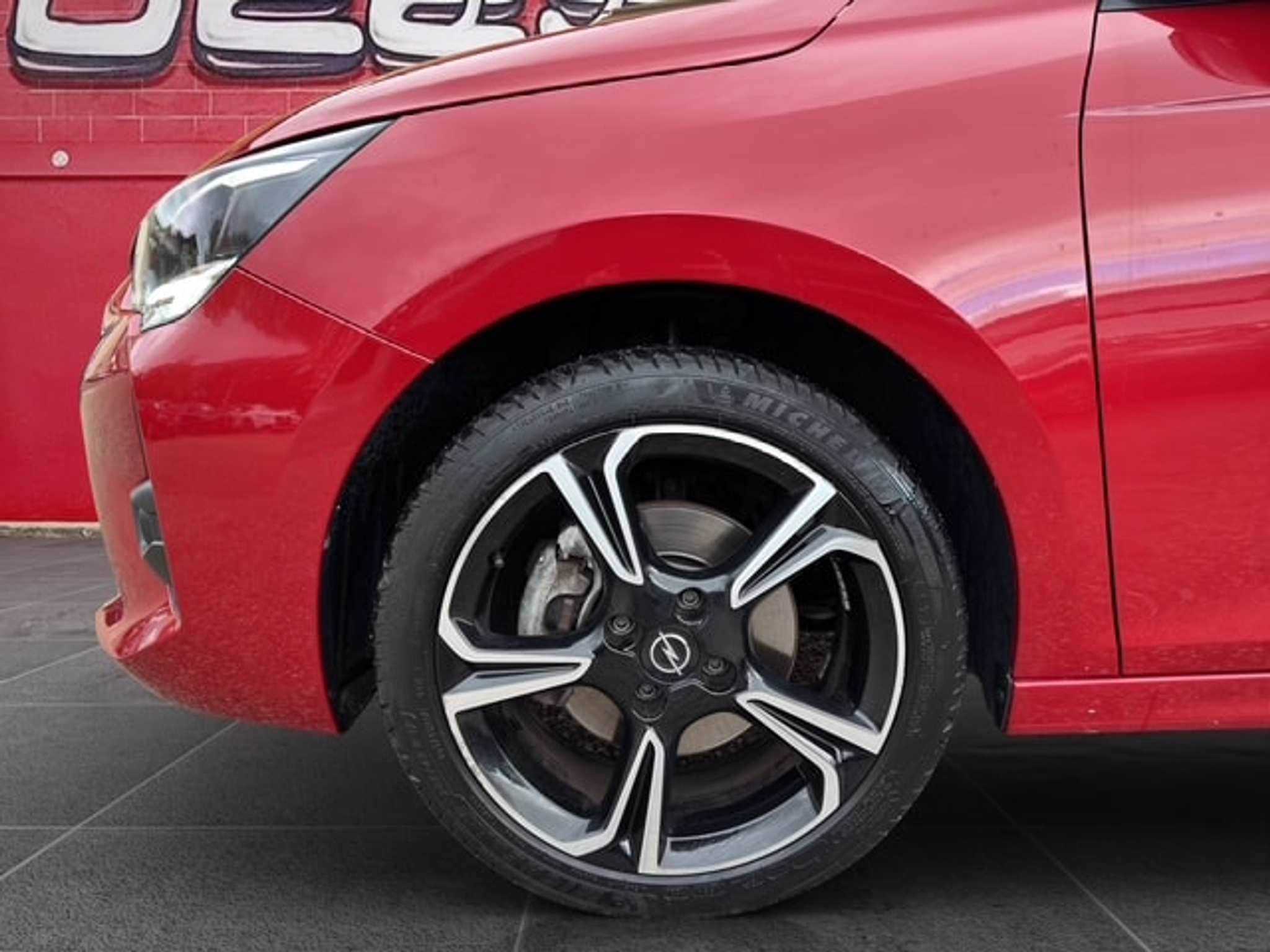 listing desktop thumbnail image 25