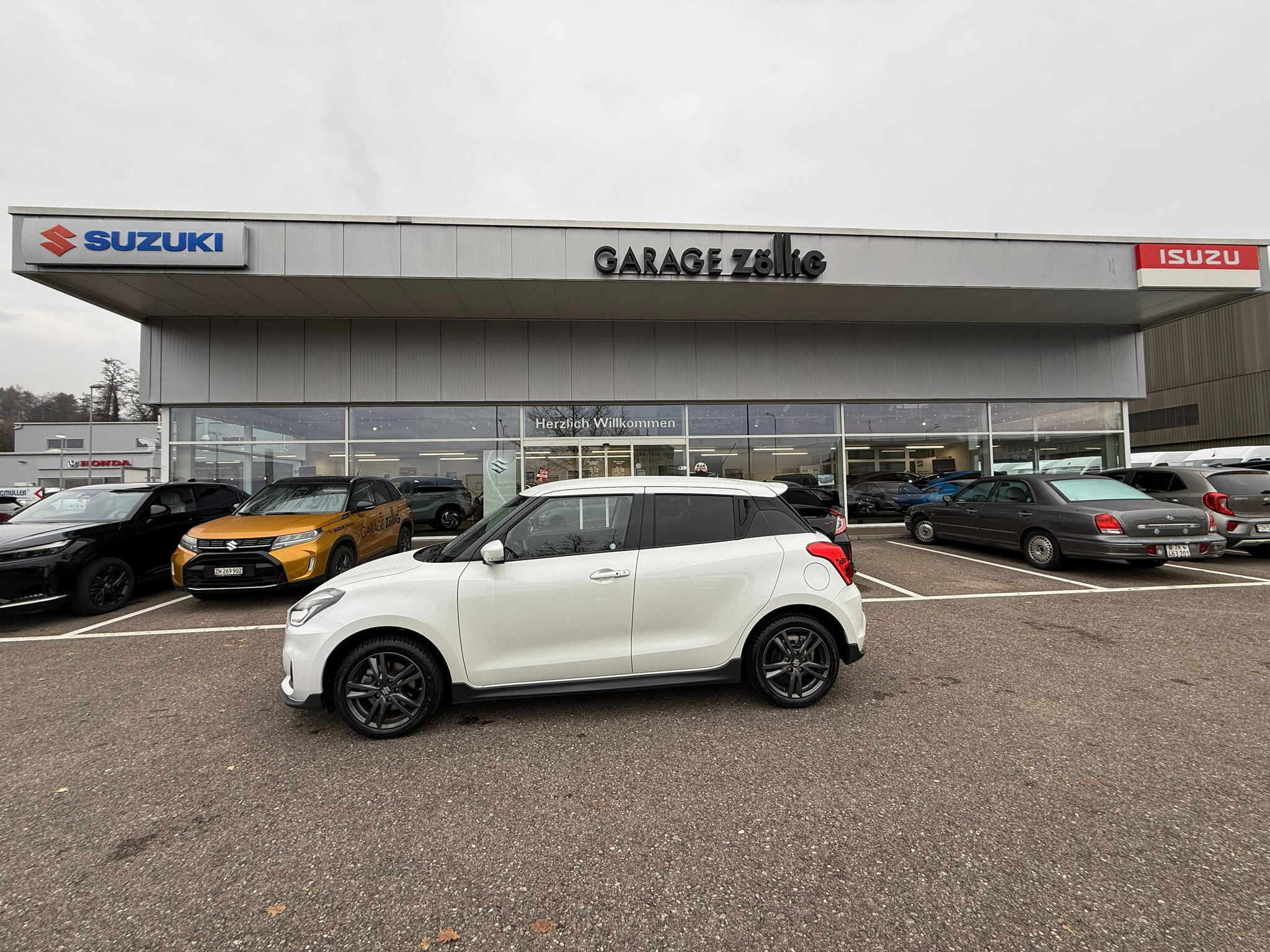 listing desktop thumbnail image 3