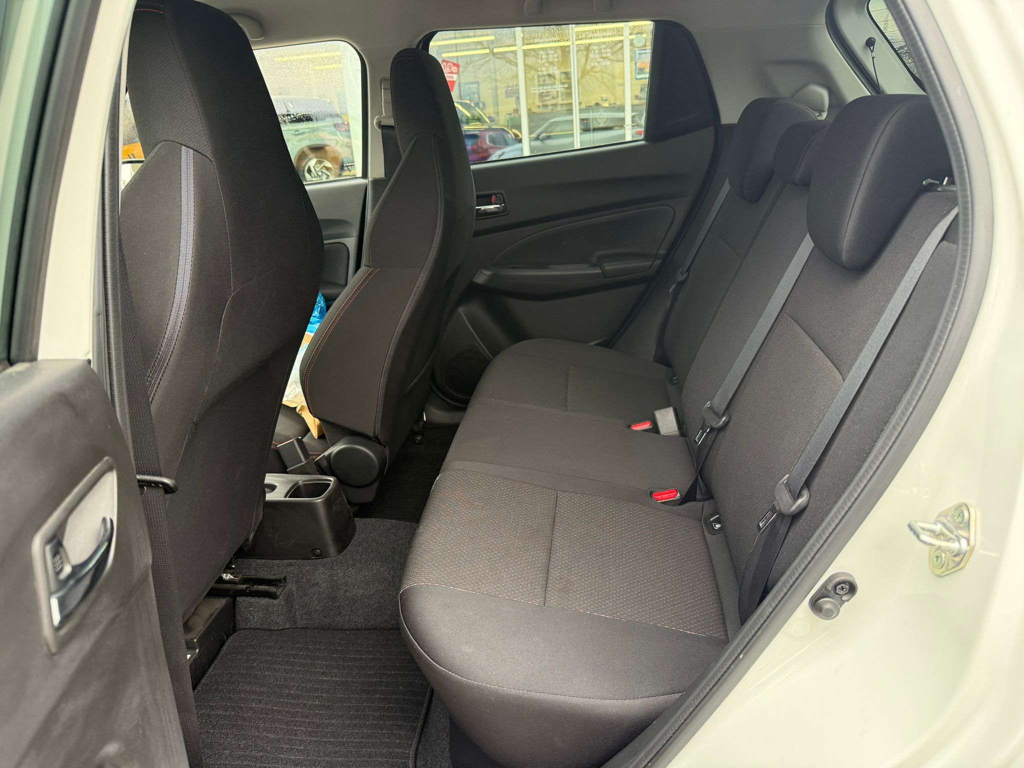 listing desktop thumbnail image 22