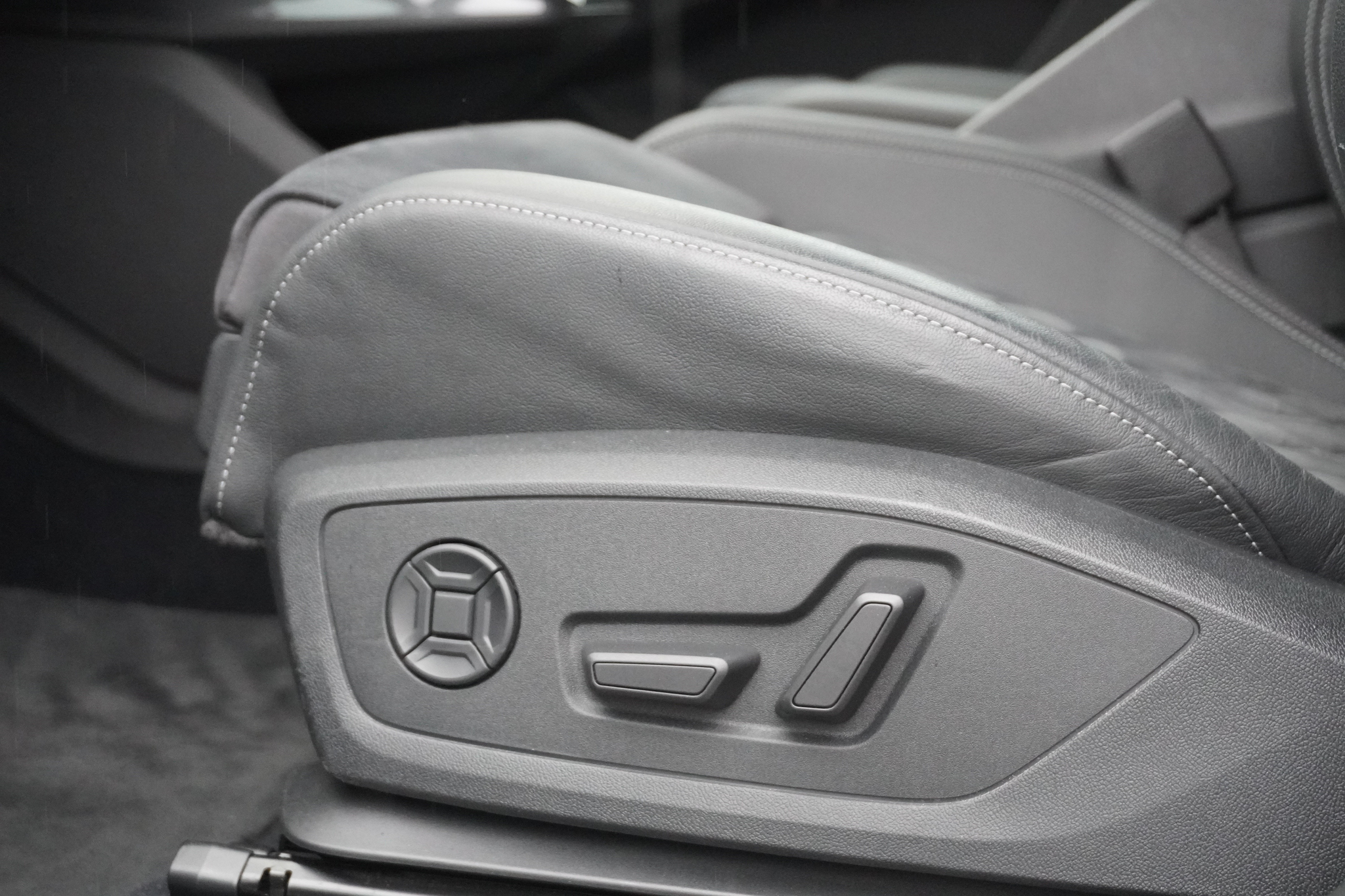 listing desktop thumbnail image 29