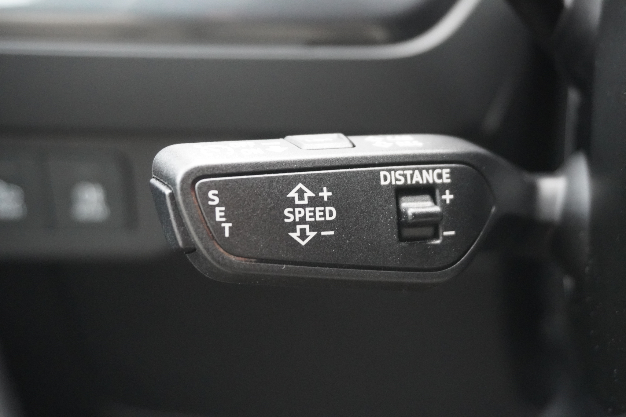 listing desktop thumbnail image 25