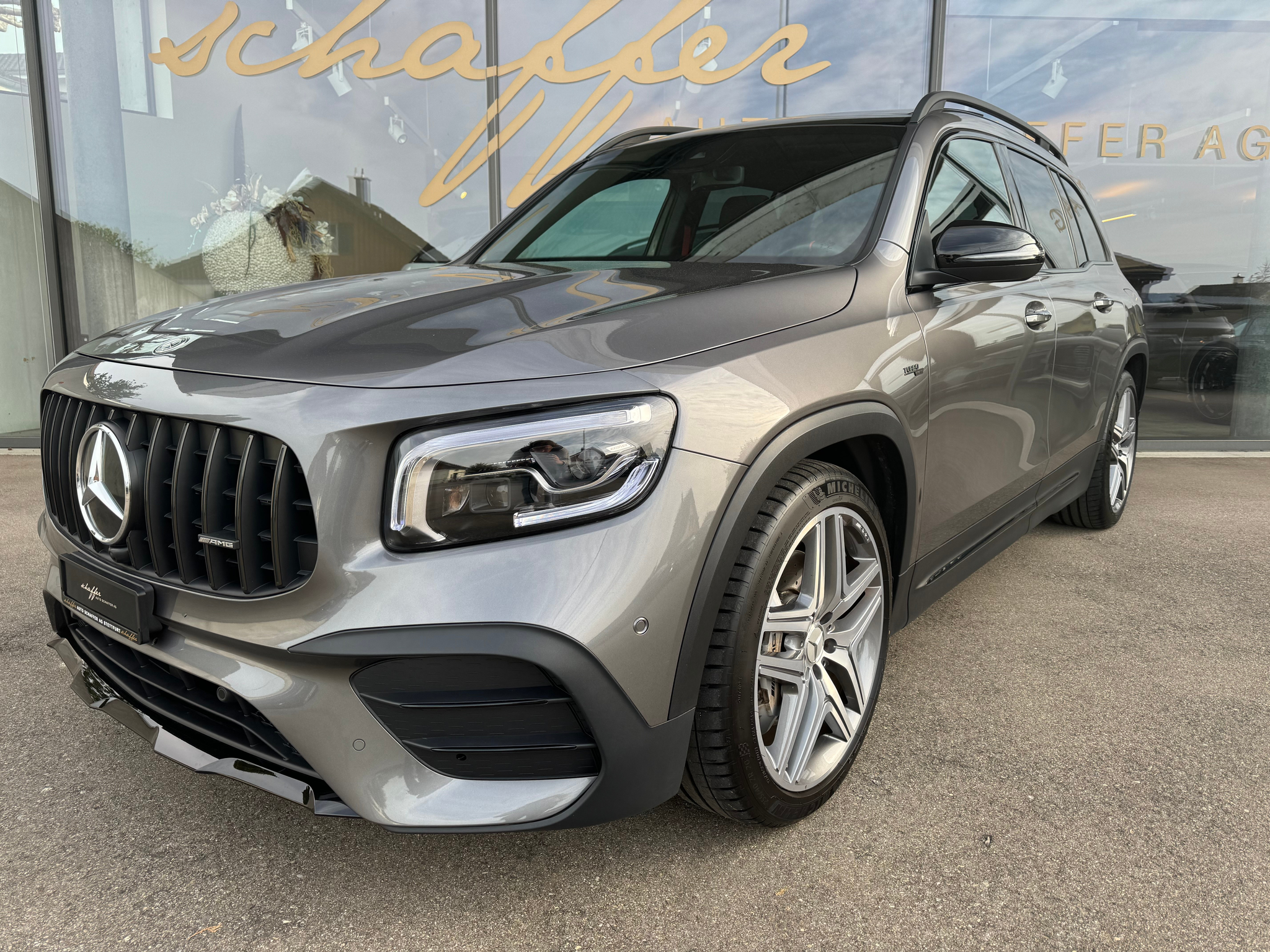 listing desktop thumbnail image 1