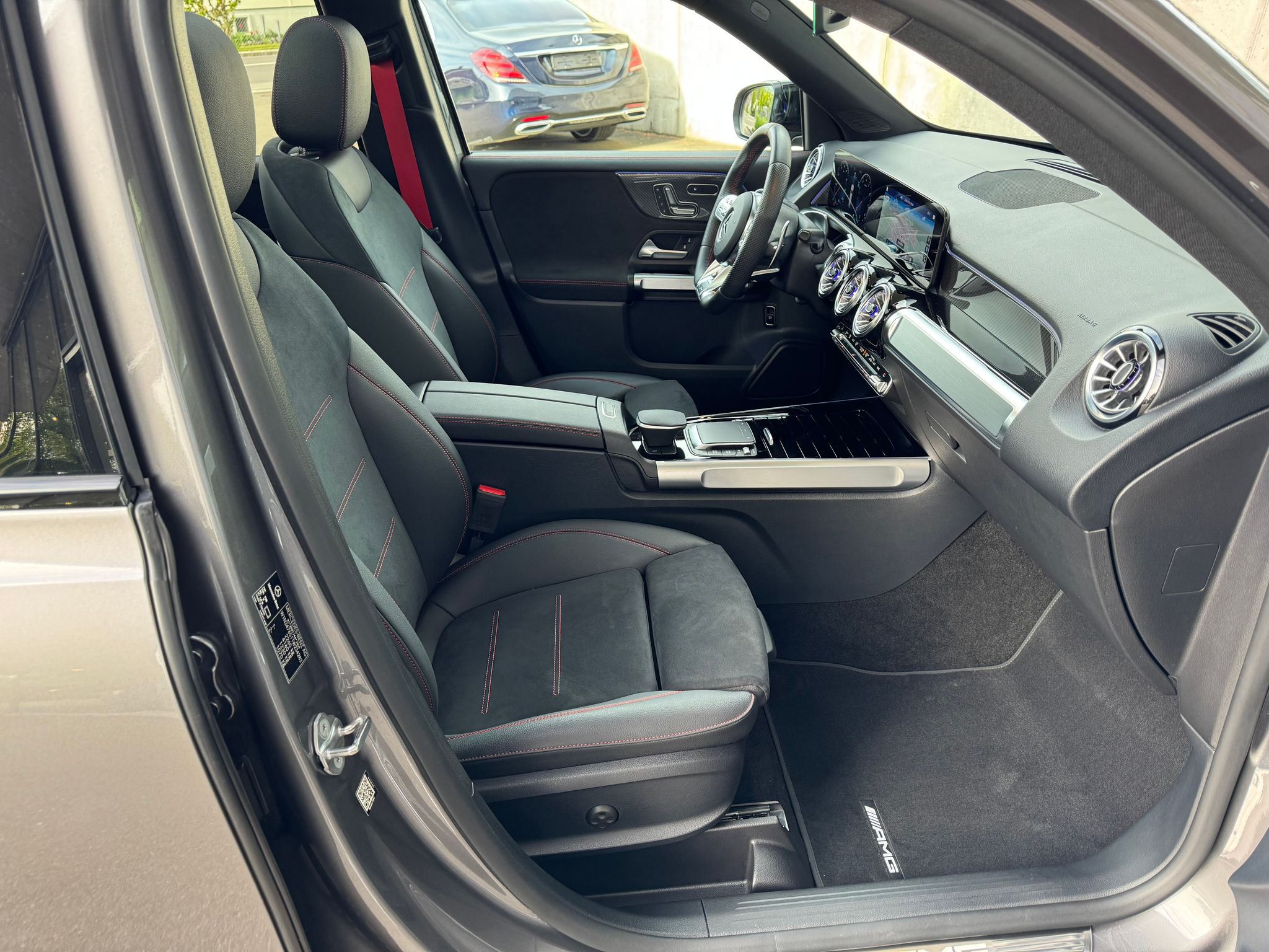 listing desktop thumbnail image 19