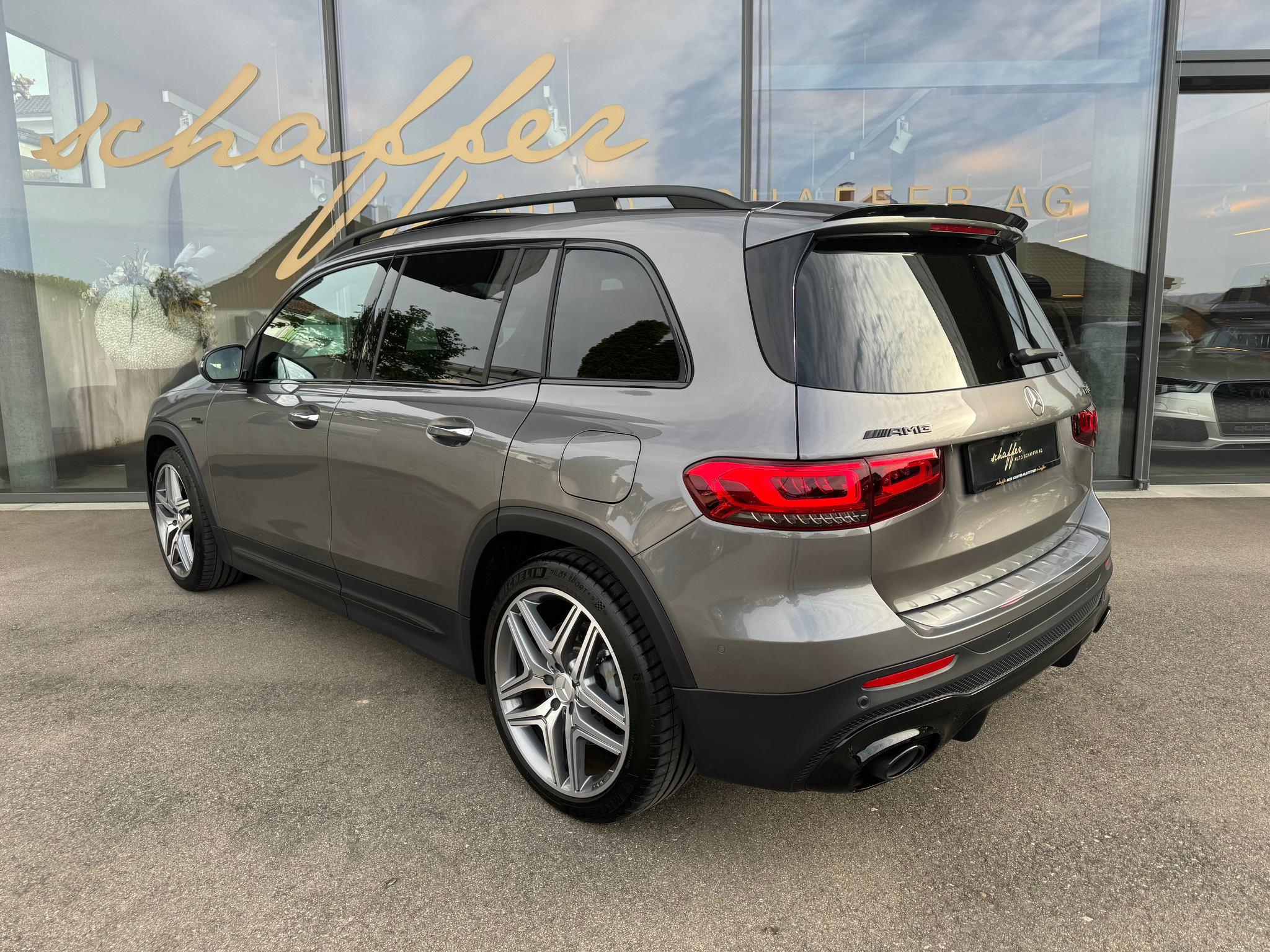 listing desktop thumbnail image 6