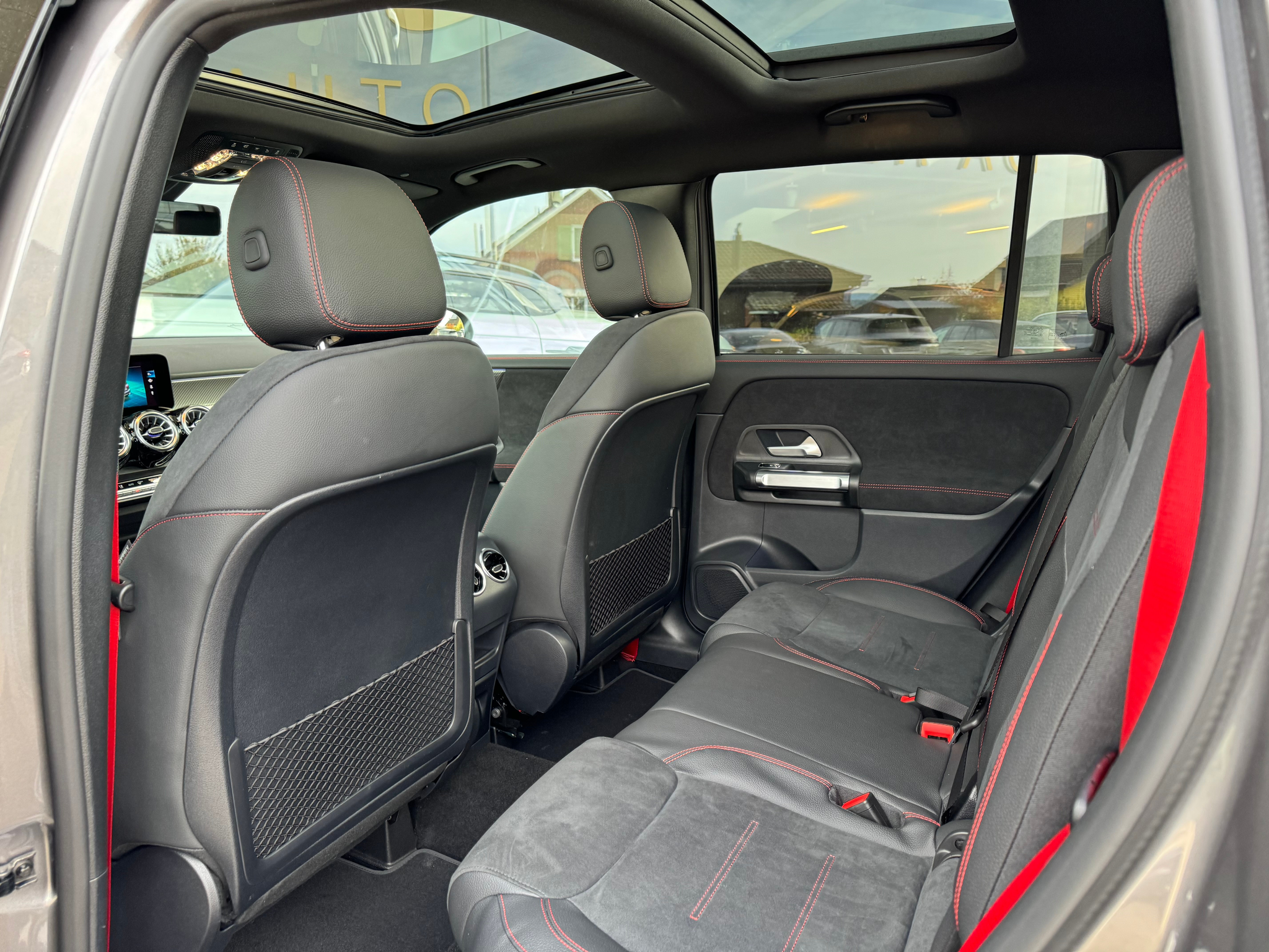 listing desktop thumbnail image 15