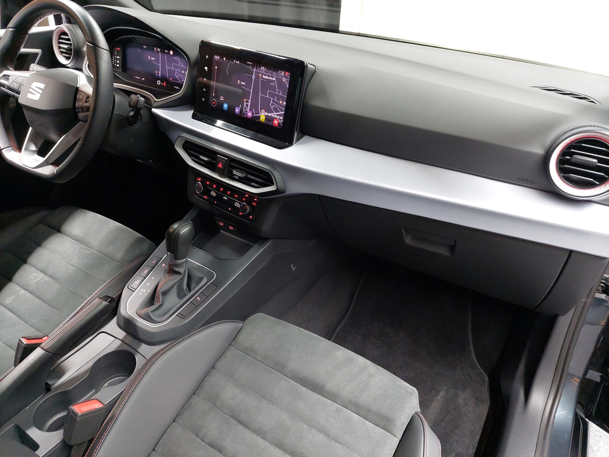 listing desktop thumbnail image 9