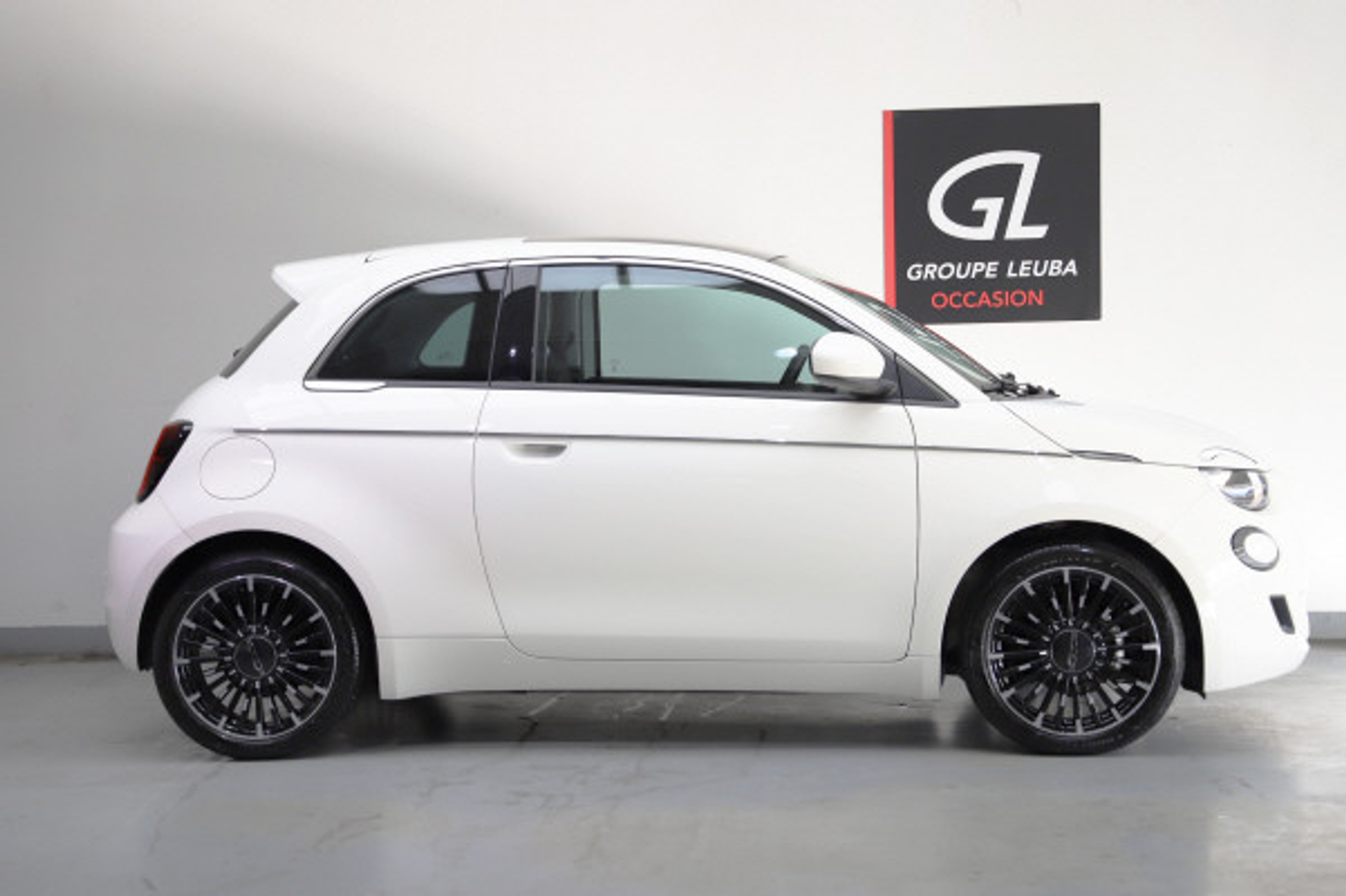 listing desktop thumbnail image 6