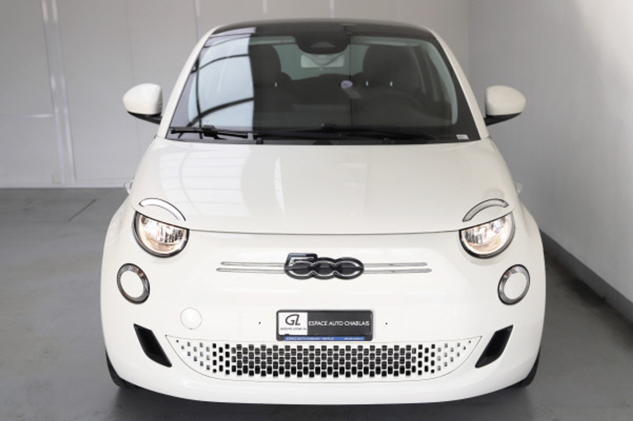 listing desktop thumbnail image 4