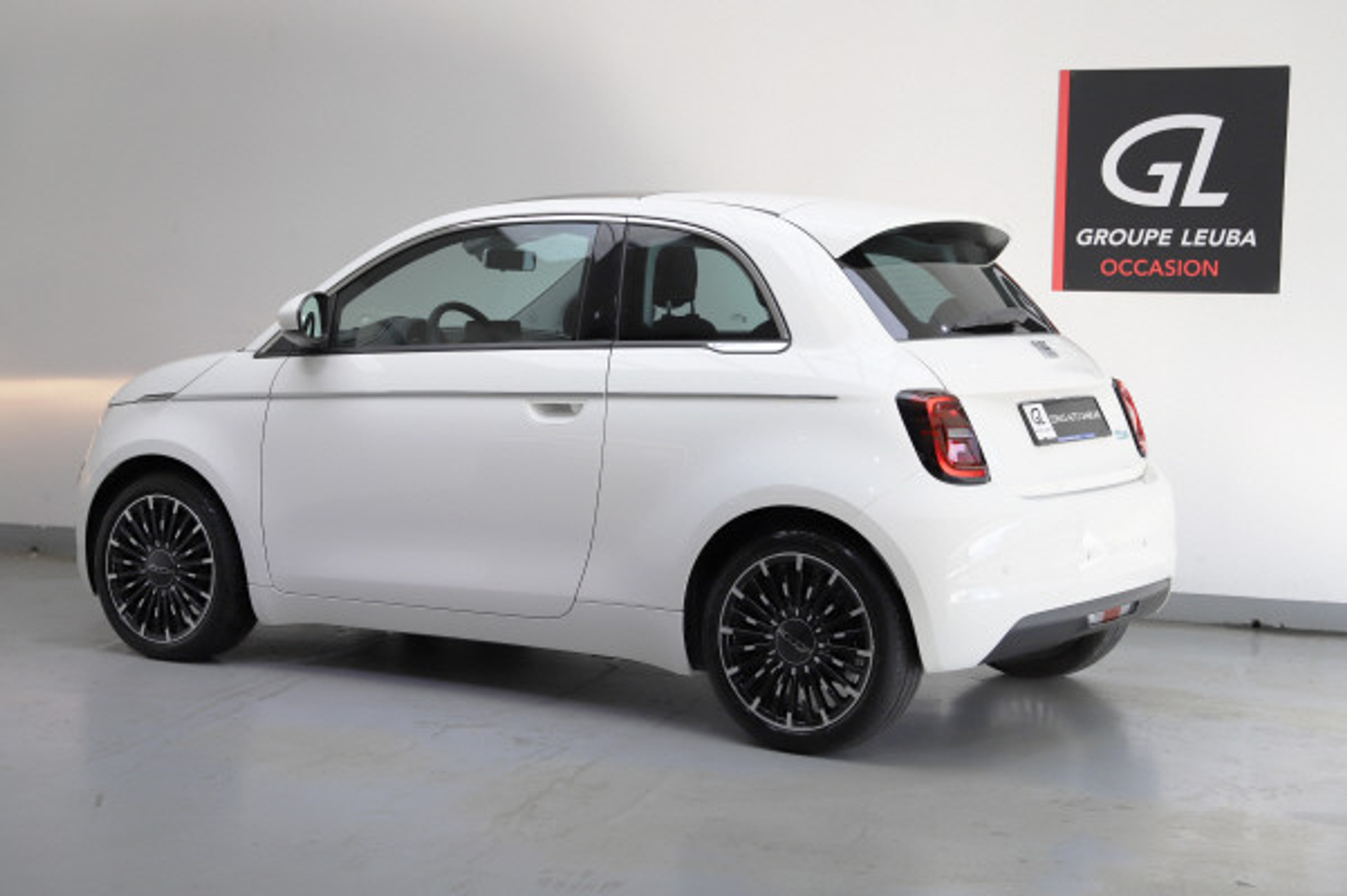 listing desktop thumbnail image 2