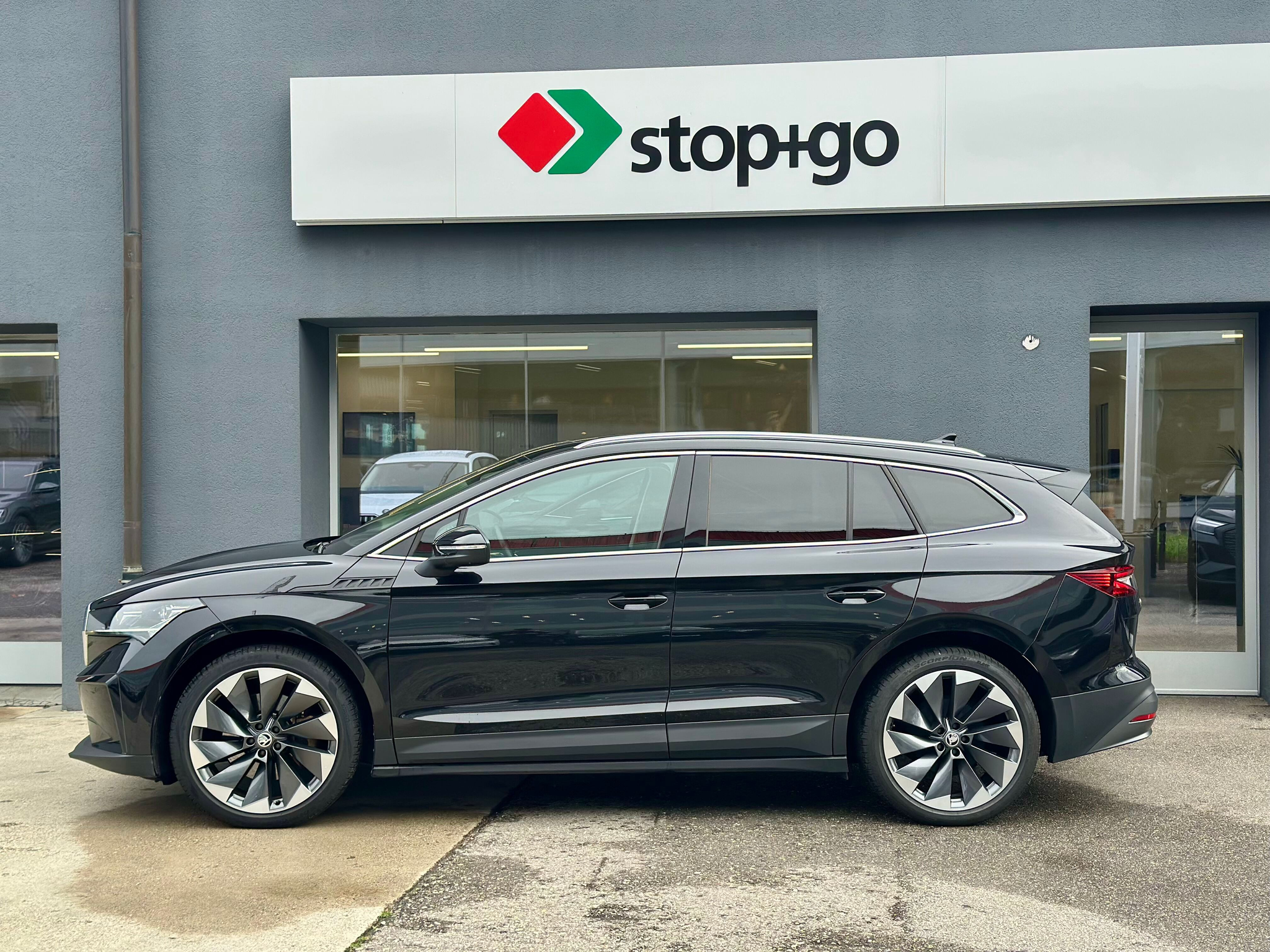 listing desktop thumbnail image 2